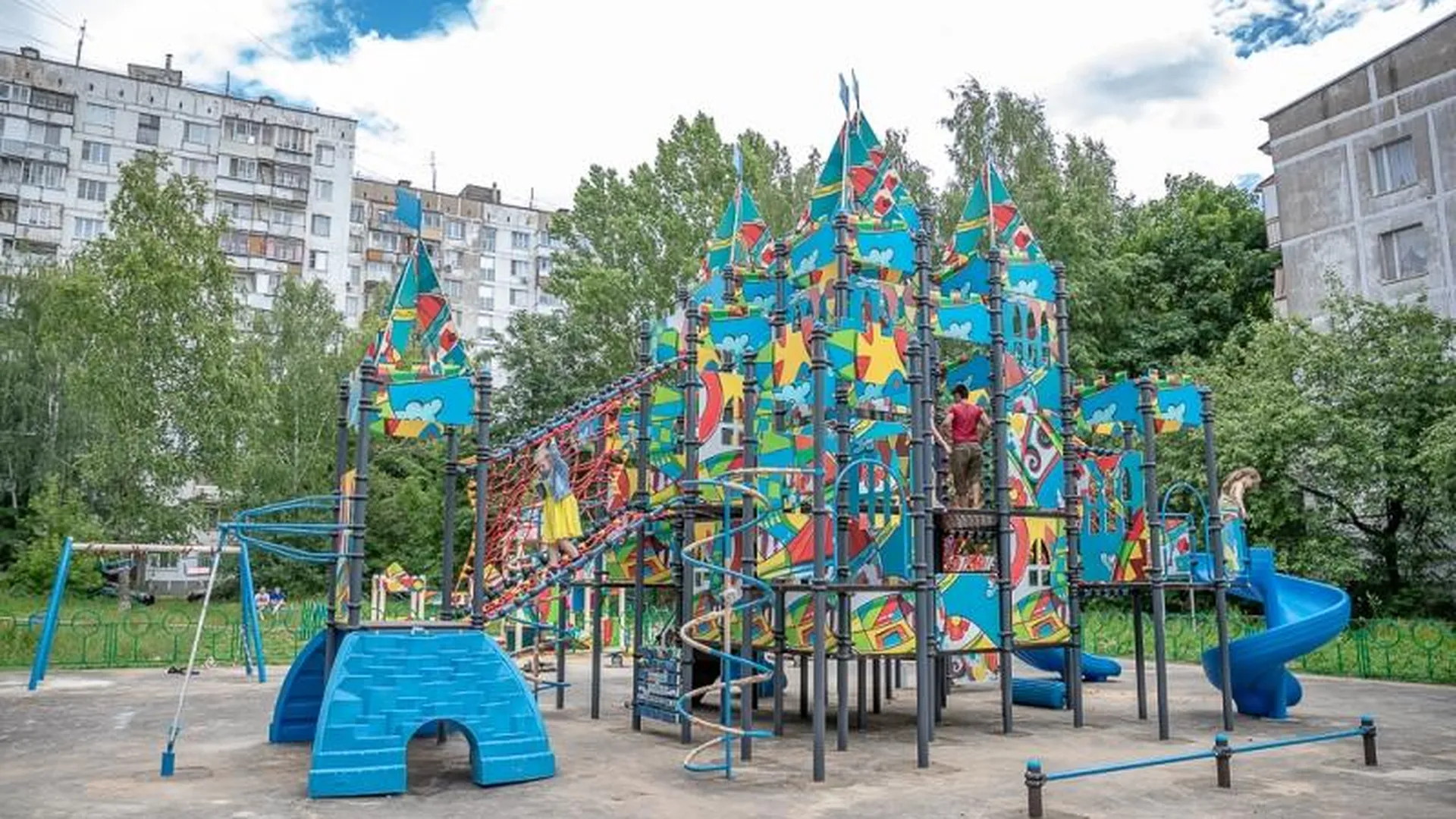 Пять детских площадок установили в Одинцове в рамках губернаторской программы