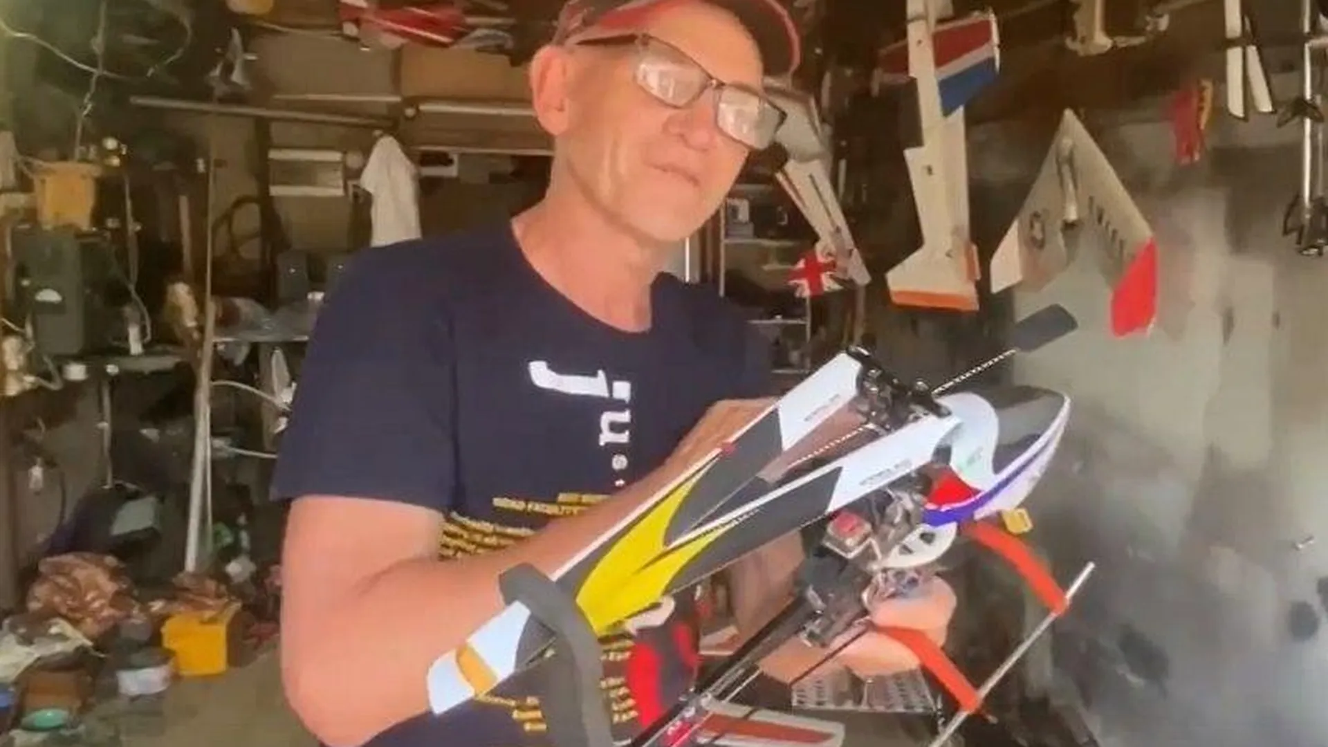 Пенсионер из Зарайска удивил соцсети 3D-моделями самолетов и вертолетов