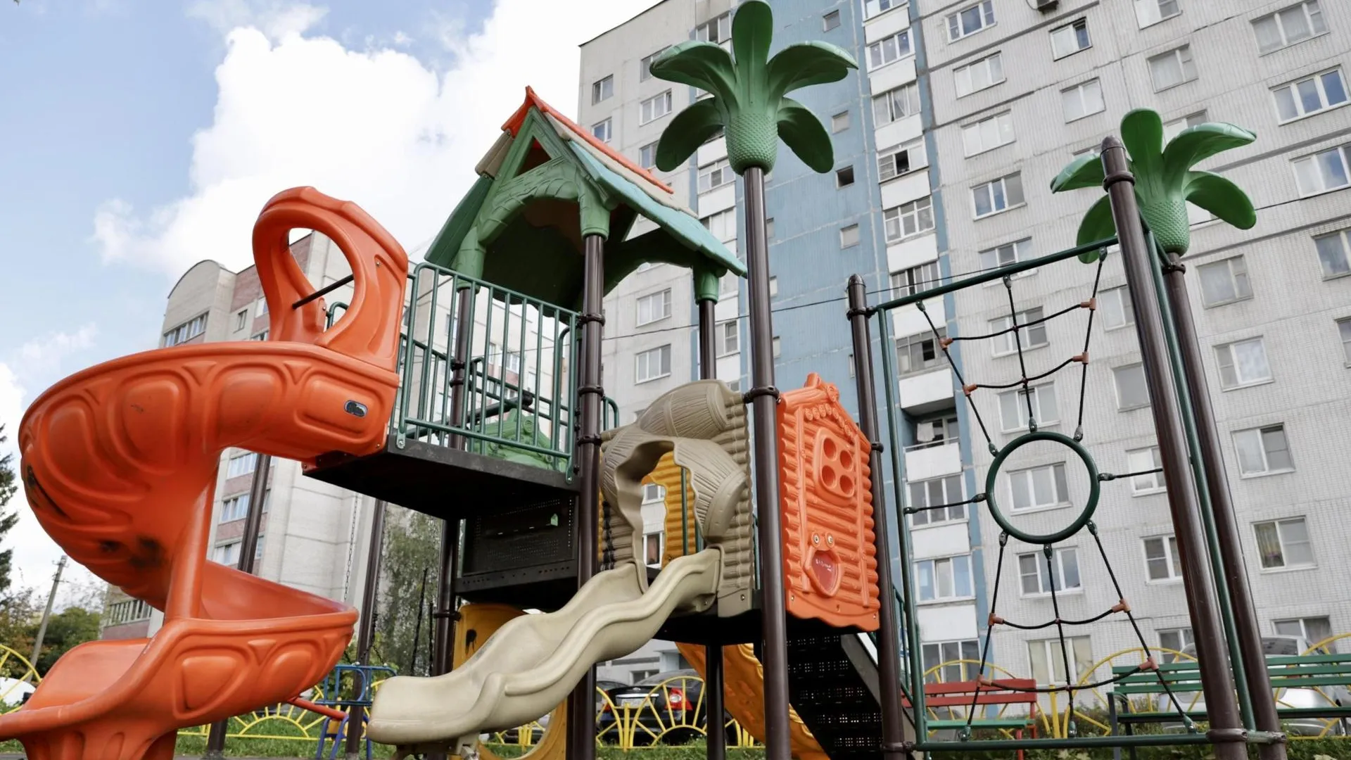 Свыше 20 детских площадок модернизировали в Солнечногорске в 2023 году