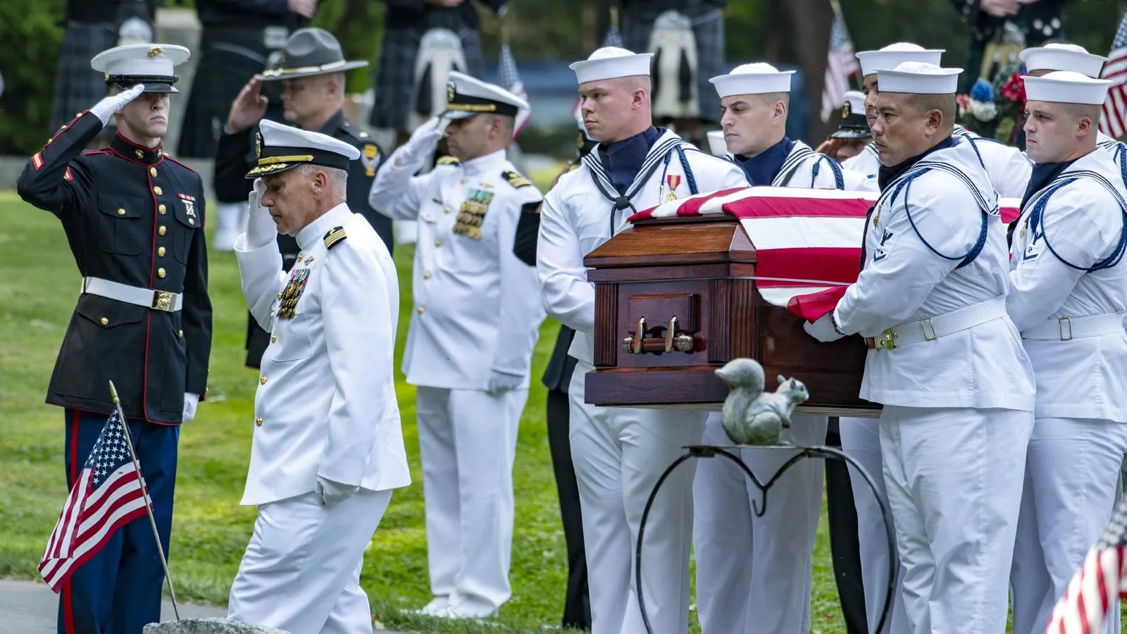 Похороны погибшего санитара морской пехоты во время теракта в аэропорту Кабула, Афганистан, 13 сентября 2021 года. US Navy