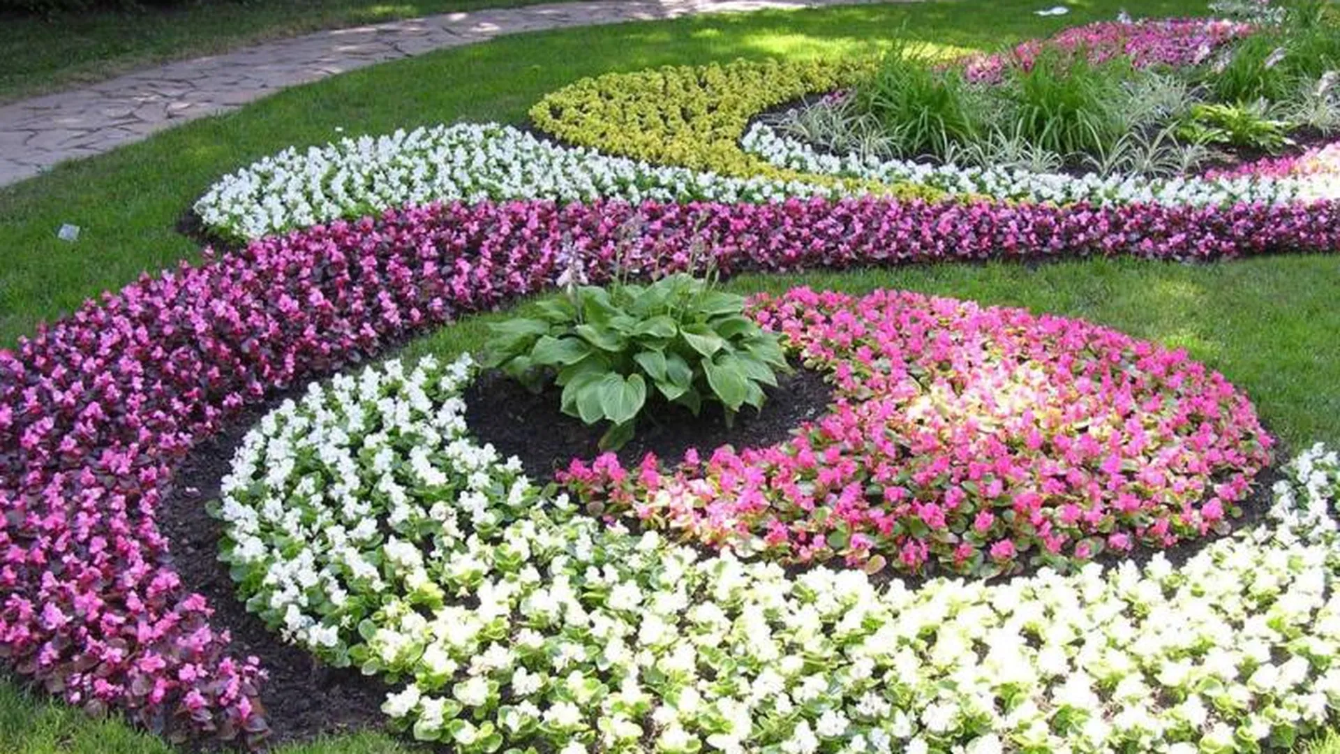 Лучший ландшафтный дизайн покажут на «чеховском» фестивале «Цветы Подмосковья»