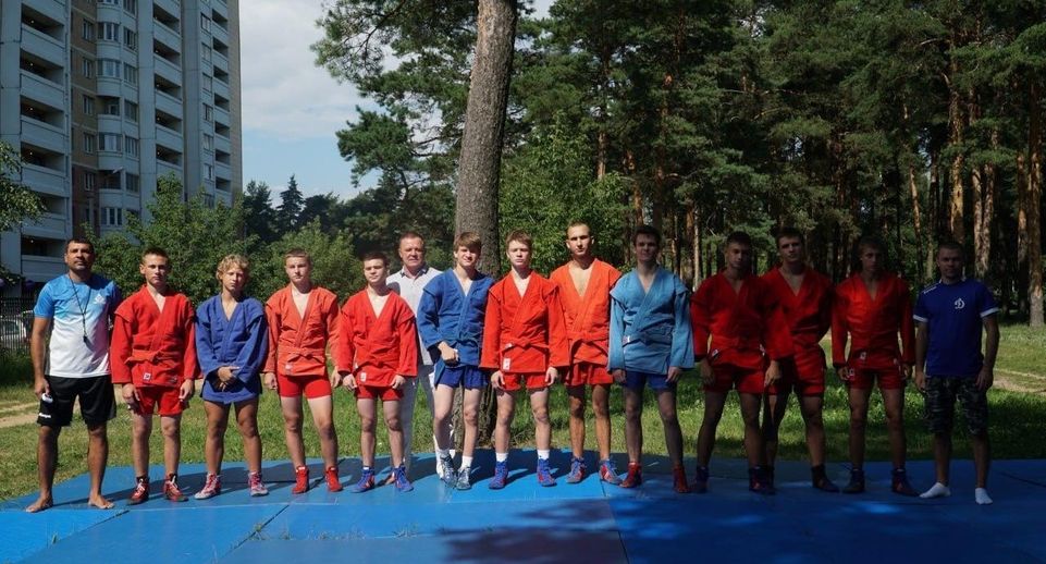 Открытая тренировка по самбо прошла в парке «Сосновый Бор» в Дмитрове