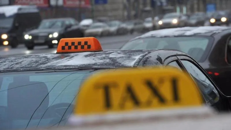 Столичный таксист отнял деньги у режиссера Театра.doc и высадил ее из машины 