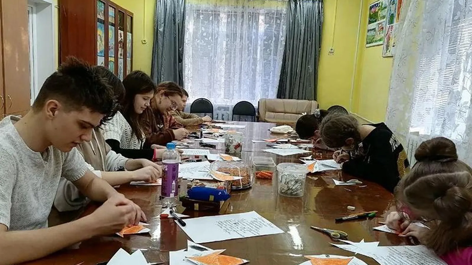 Более 300 весточек отправили ученики из Ивантеевки в зону СВО