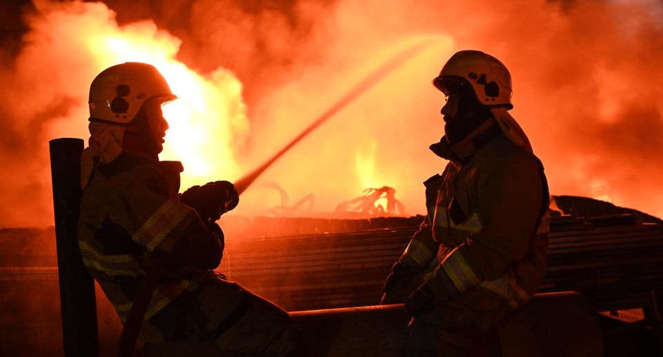 МВД Кувейта: при пожаре в жилом доме на юге страны погибли 49 человек