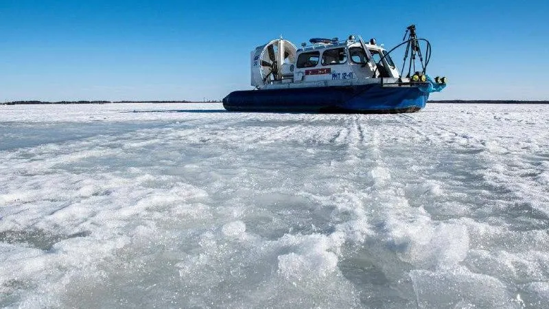 Подмосковным рыбакам напомнили об опасности выхода на лед водоемов в конце марта