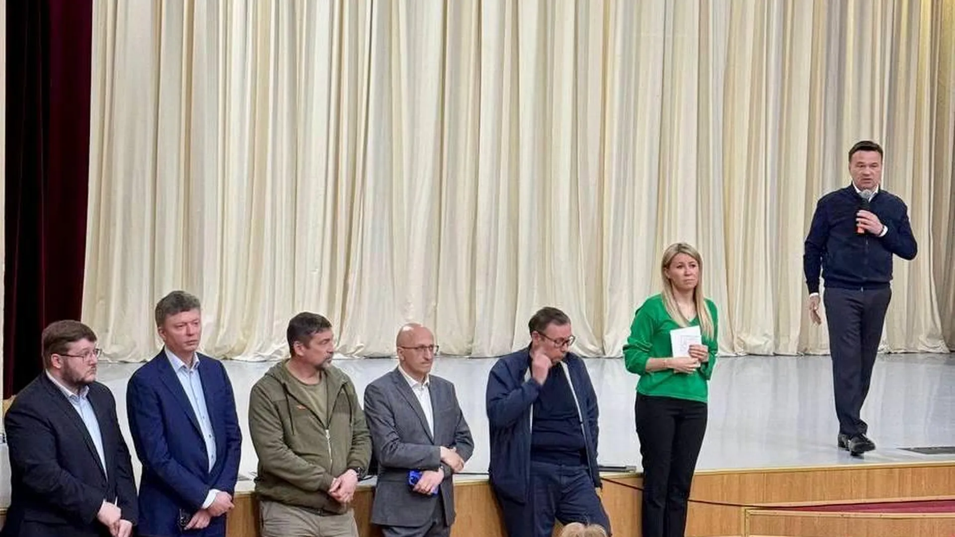 Андрей Воробьев провел встречу с жителями Селятино по вопросам ЖКХ