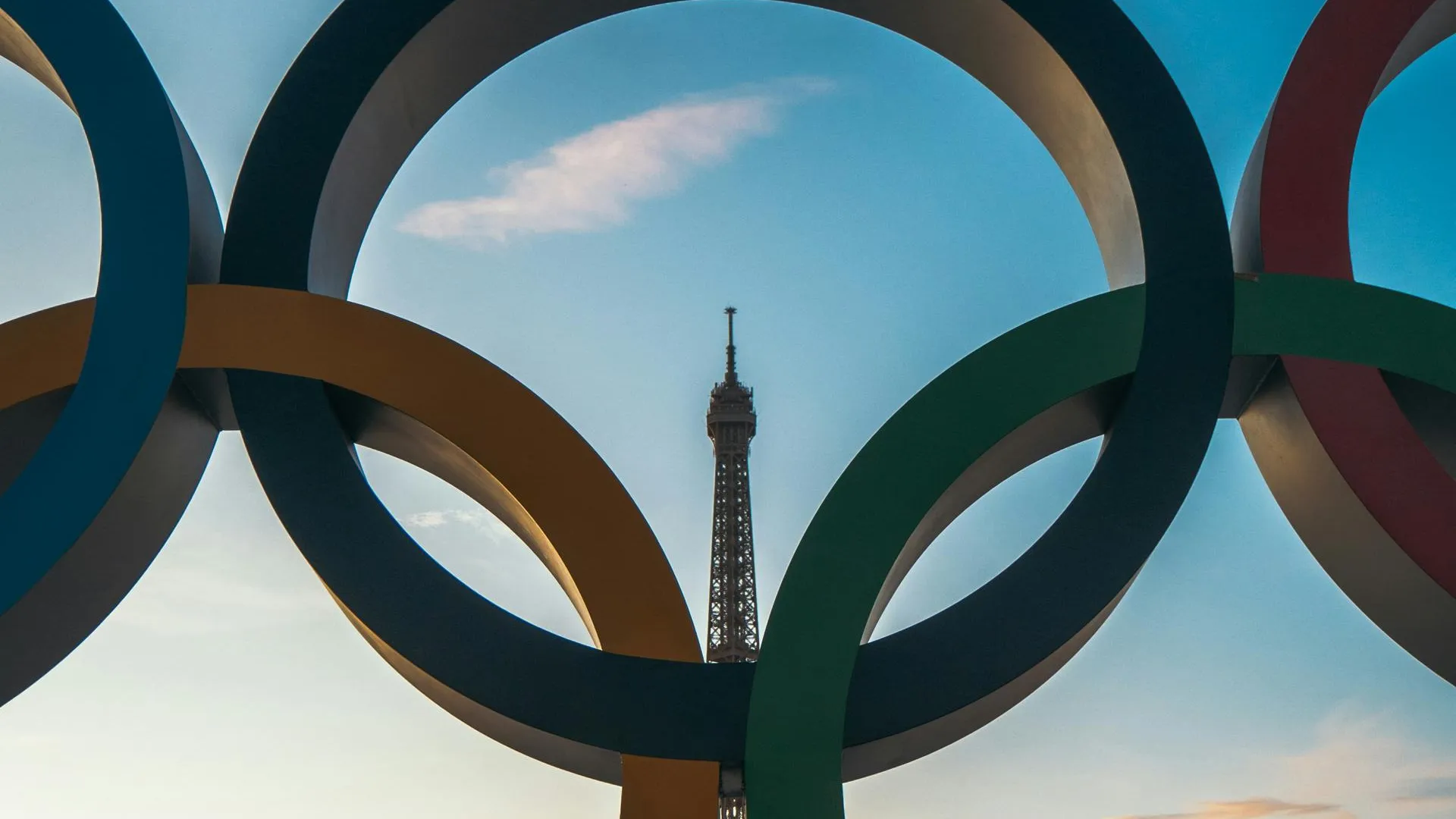 Неизвестные украли ноутбук с закрытой информацией об Олимпиаде в Париже
