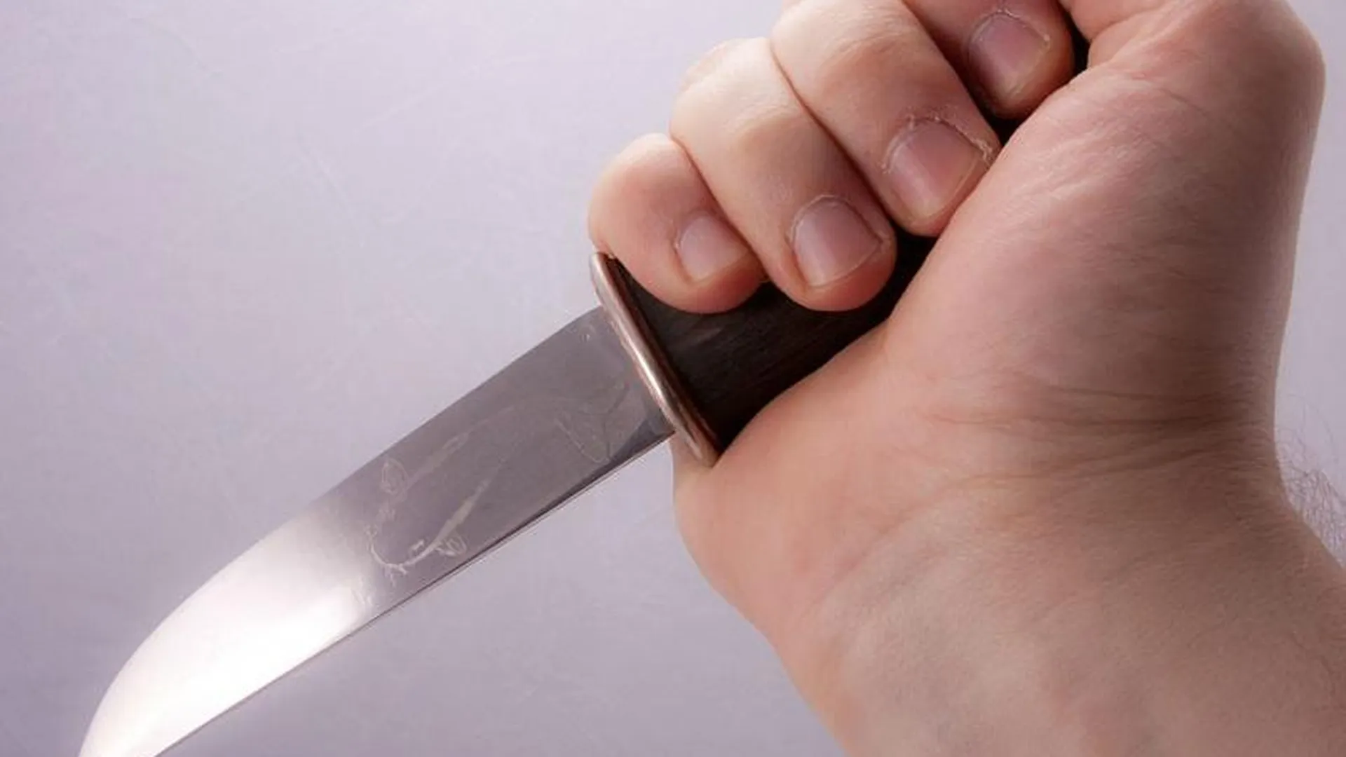 В массовой драке в московском кафе трое мужчин получили ножевые ранения