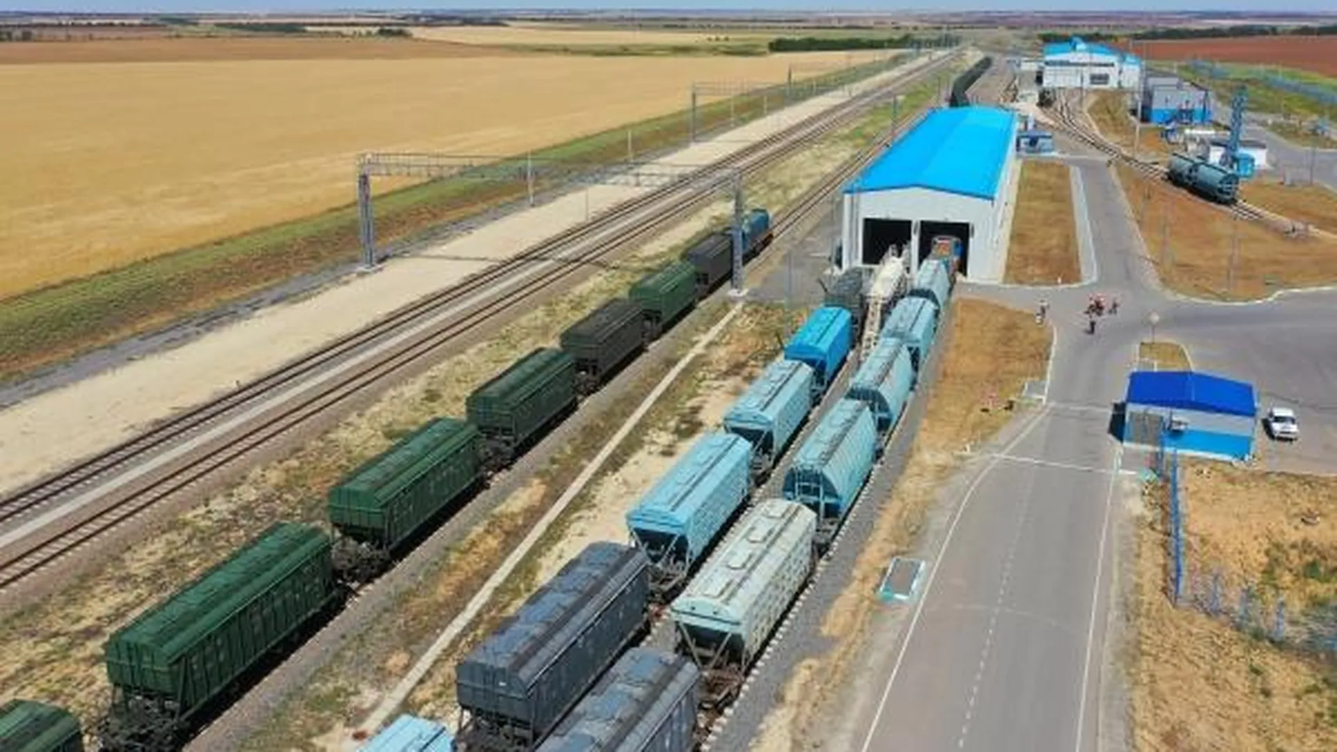 Поезд с солдатами ВСУ поразили в Харьковской области