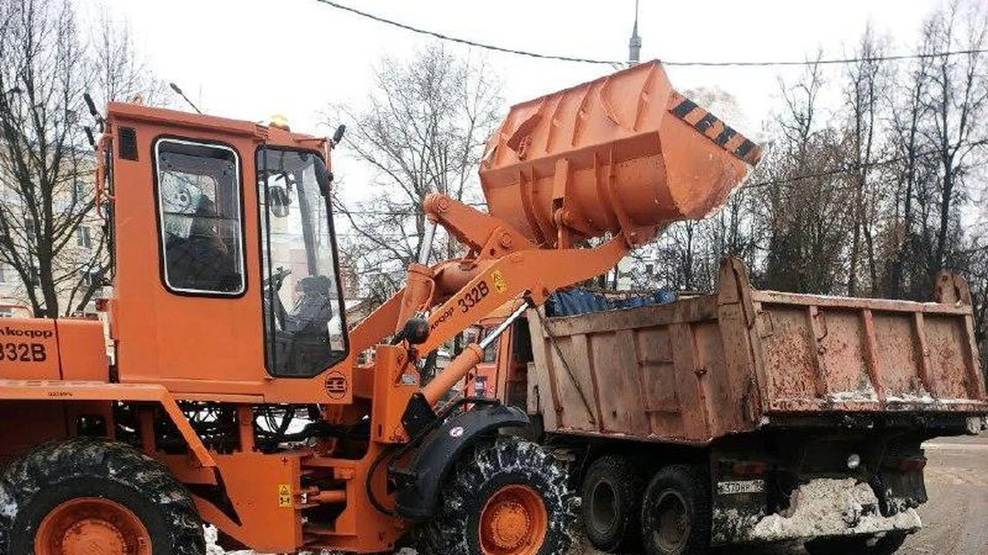 В Подольске продолжают устранять последствия снегопадов