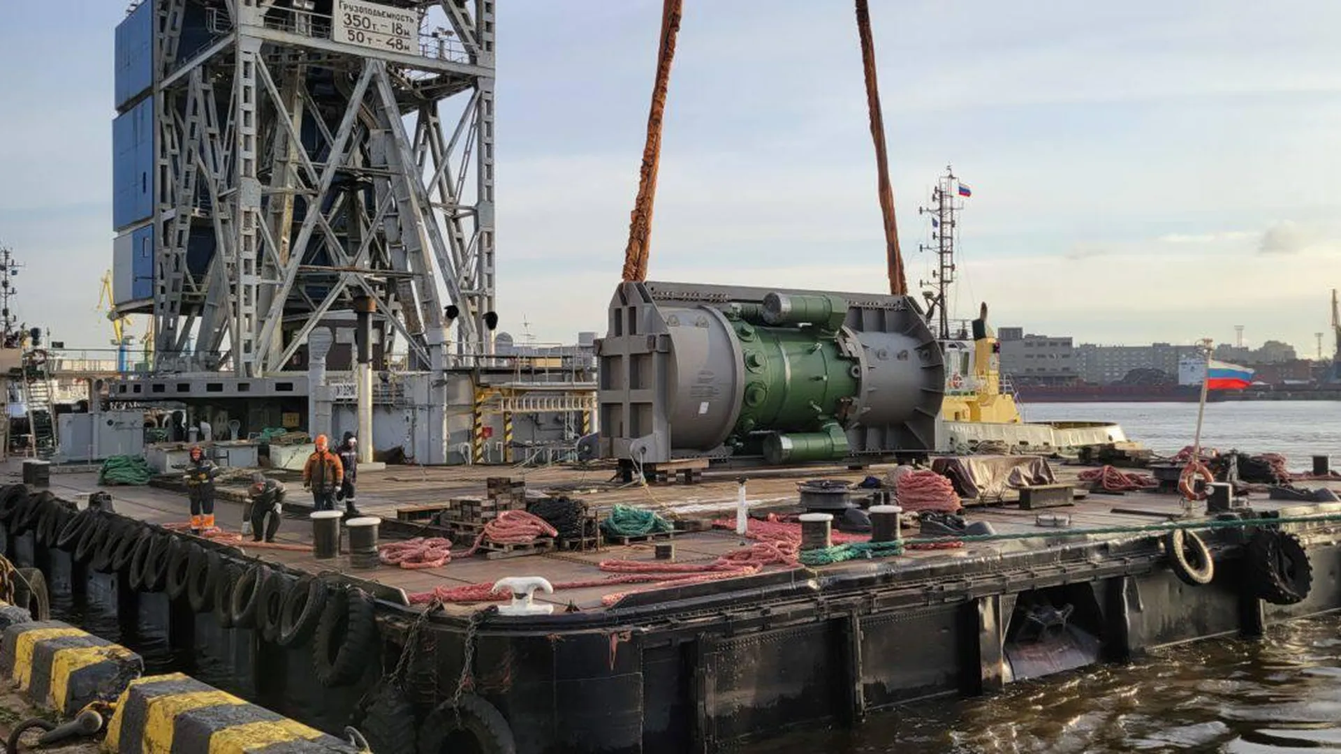Реактор для атомного ледокола «Чукотка» доставили из Подольска на Балтийский завод