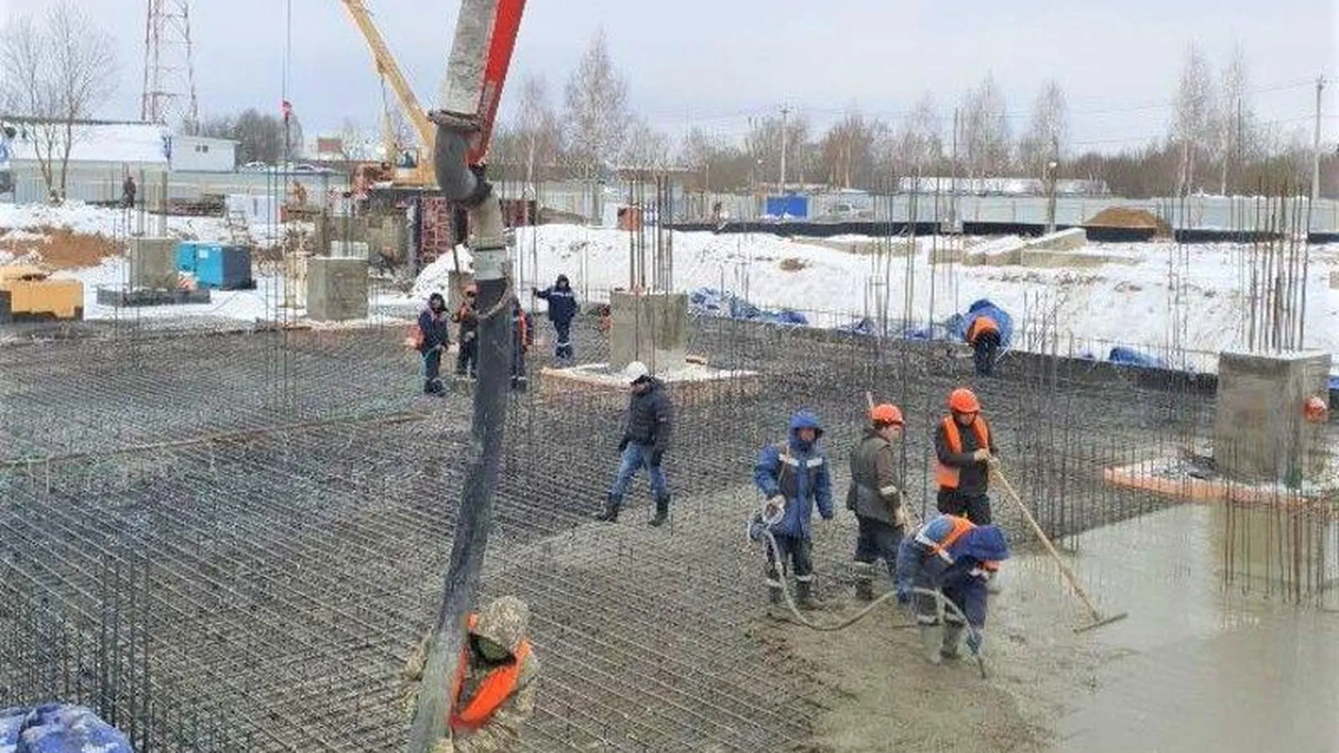 В Волоколамске началась заливка бетона в основание ледовой арены