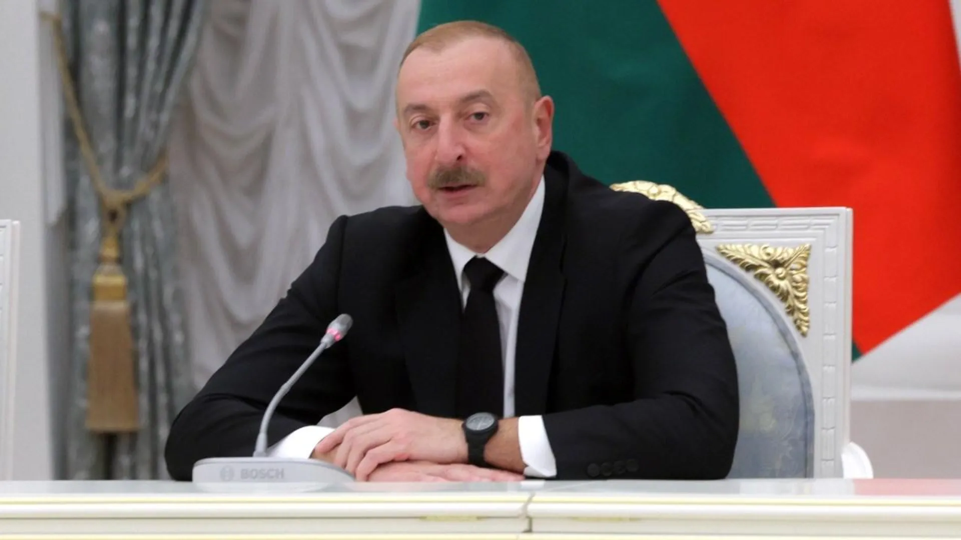 Президент Азербайджана Алиев пообещал не поставлять оружие Украине