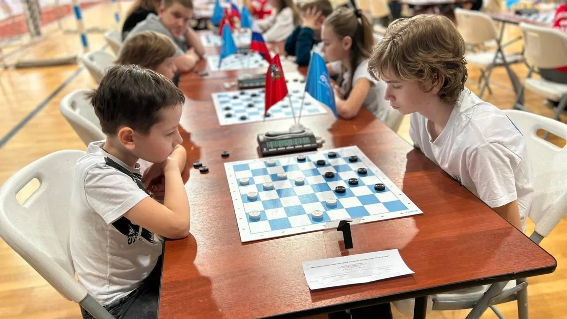 Школьные команды для участия в финале чемпионата по шашкам назвали в Подмосковье