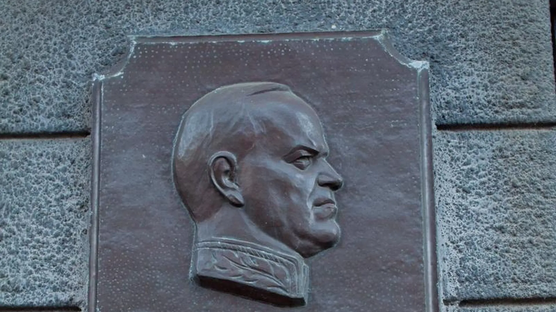 Памятник Жукову установили в парке «Патриот»