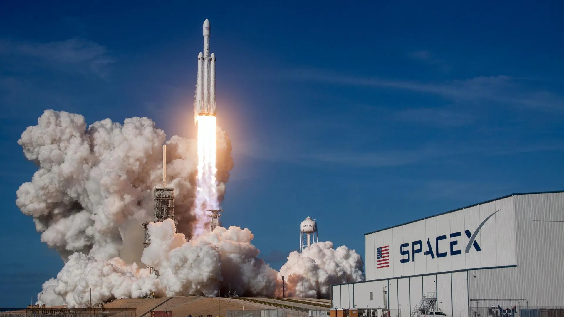 SpaceX за минуту до старта отменила запуск самого тяжелого коммерческого спутника связи