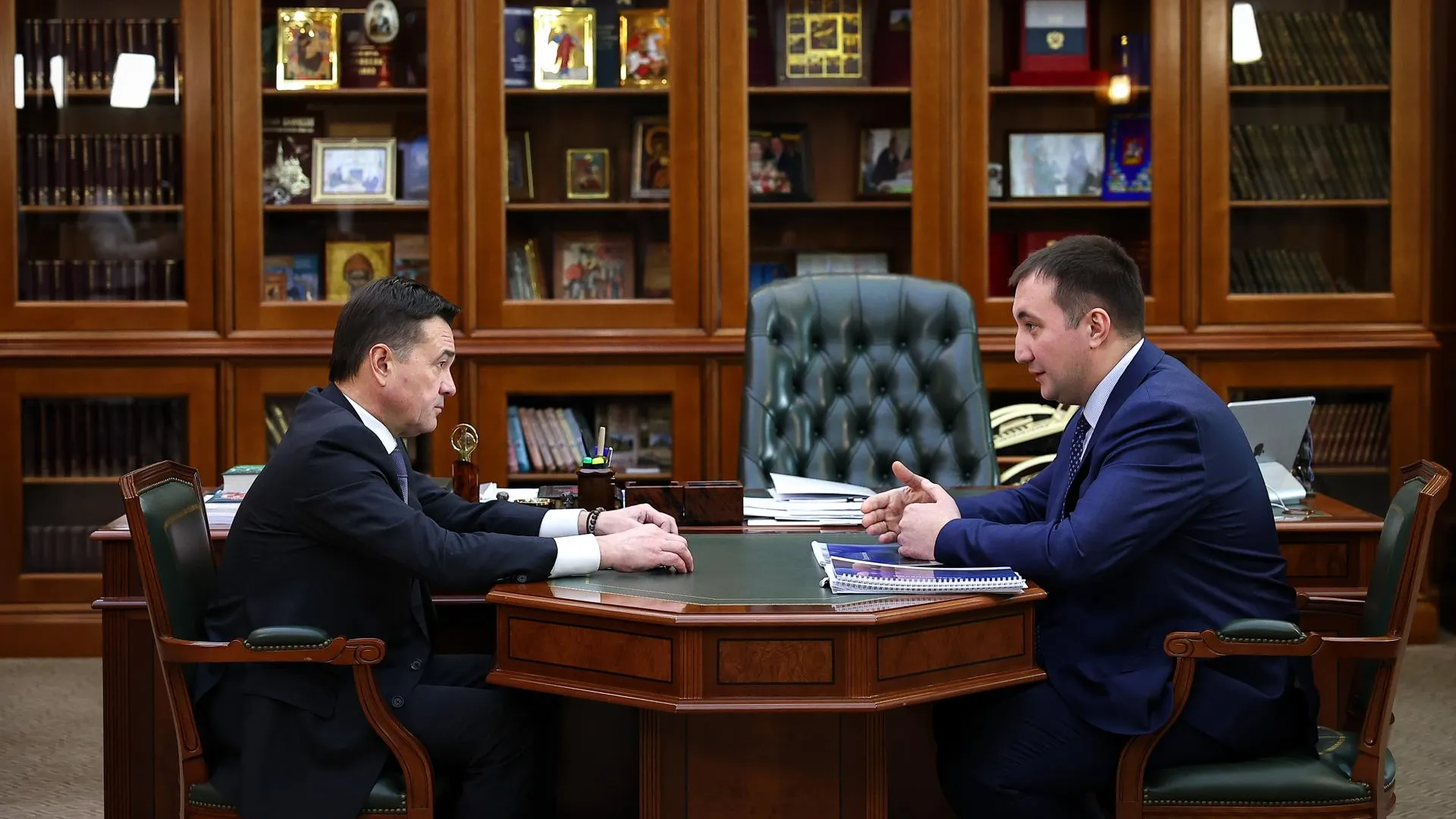 Губернатор Подмосковья провел рабочую встречу с врип главы Дзержинского округа