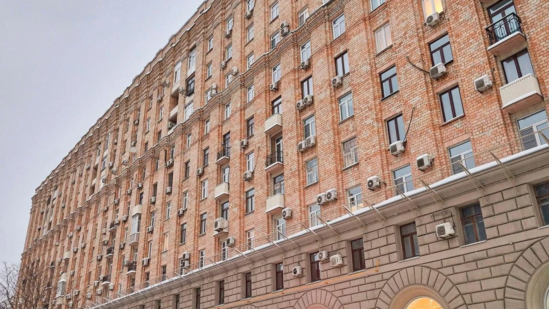 Три дома, построенных по проекту архитектора Ловейко, отремонтировали в Москве
