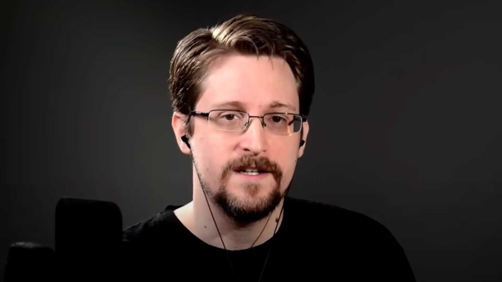 Российское гражданство для Сноудена назвали проявлением отчаяния