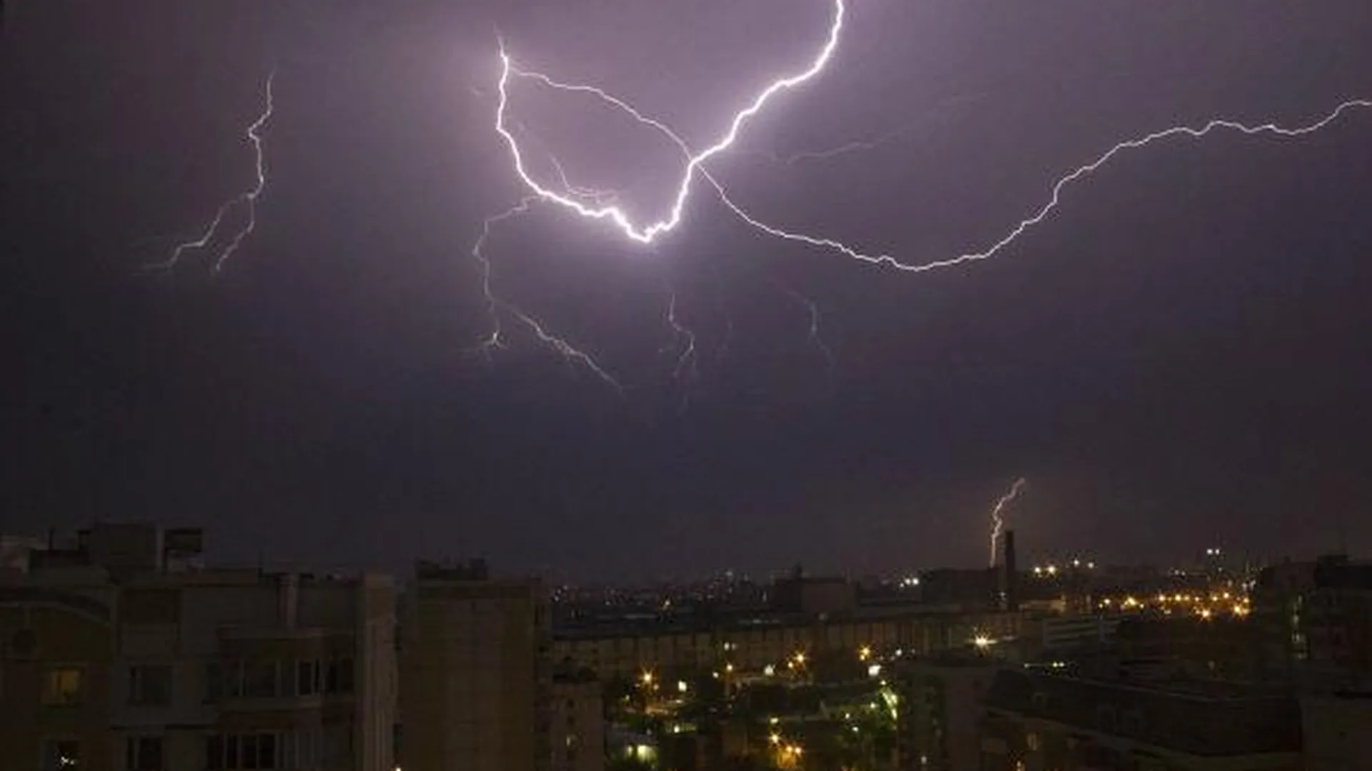 В московском регионе объявили штормовое предупреждение