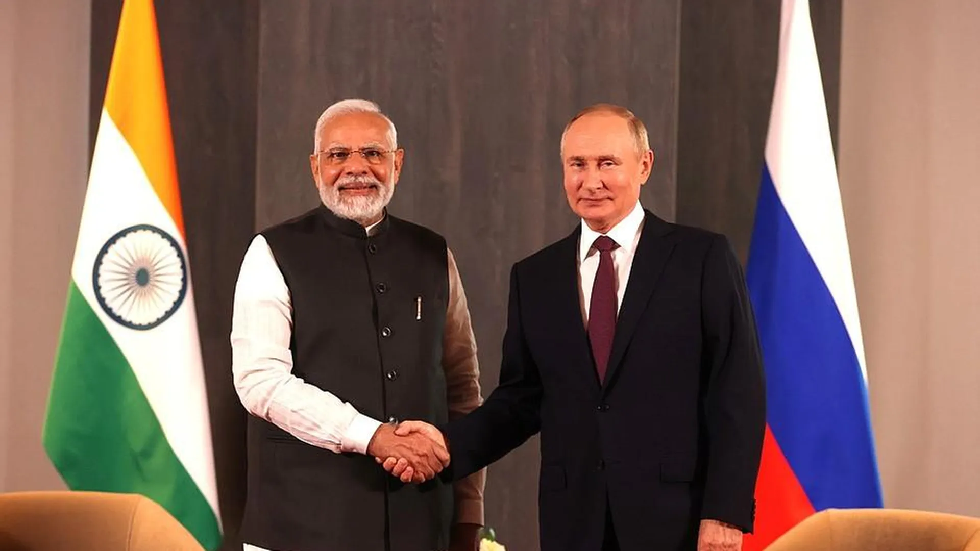 Источник фото: сайт Кремля
Владимир Путин и Нарендра Моди во время встречи по окончании саммита ШОС в Самарканде, 2022