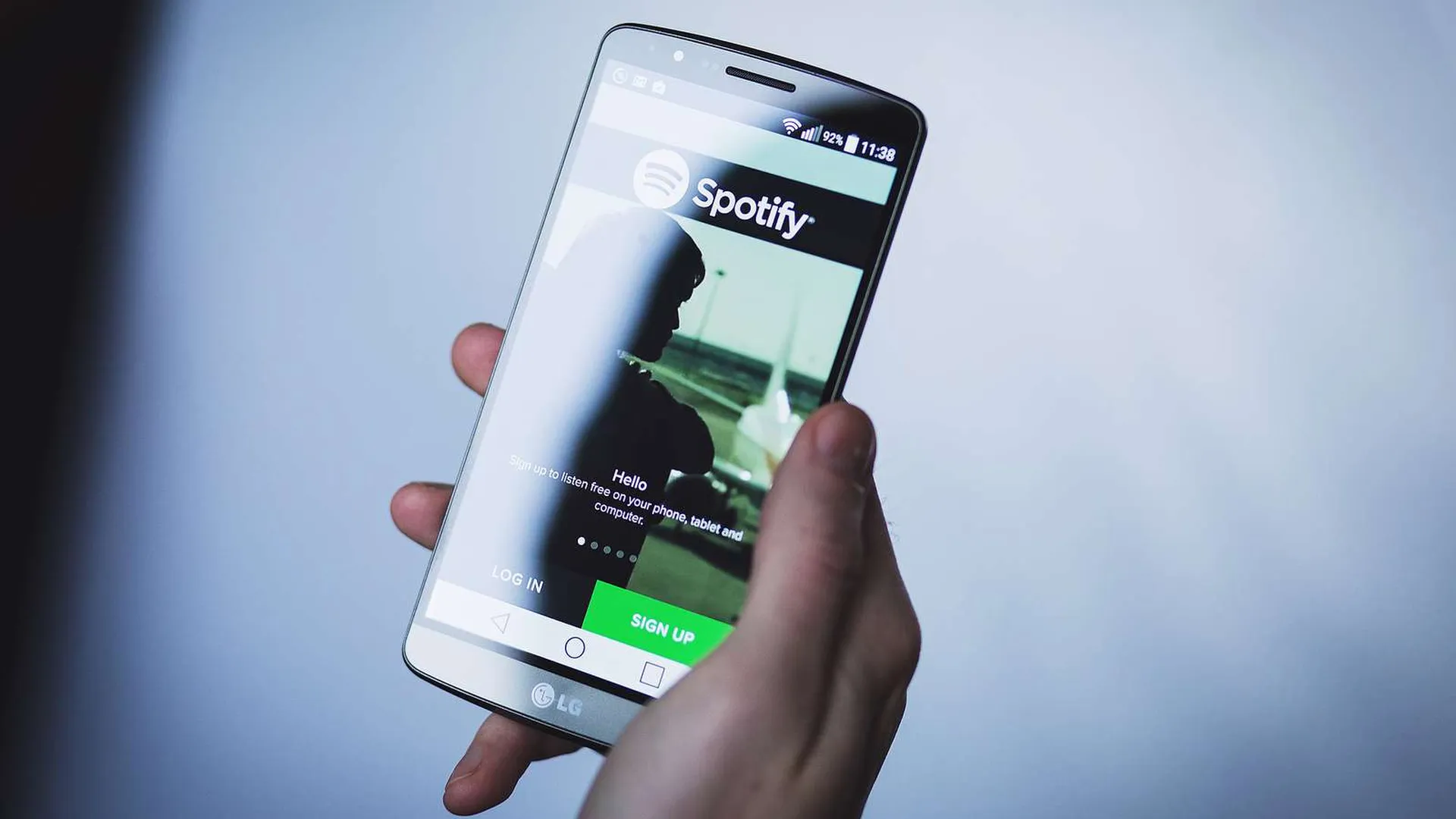 Spotify установил рекорд по активной аудитории после запуска в России