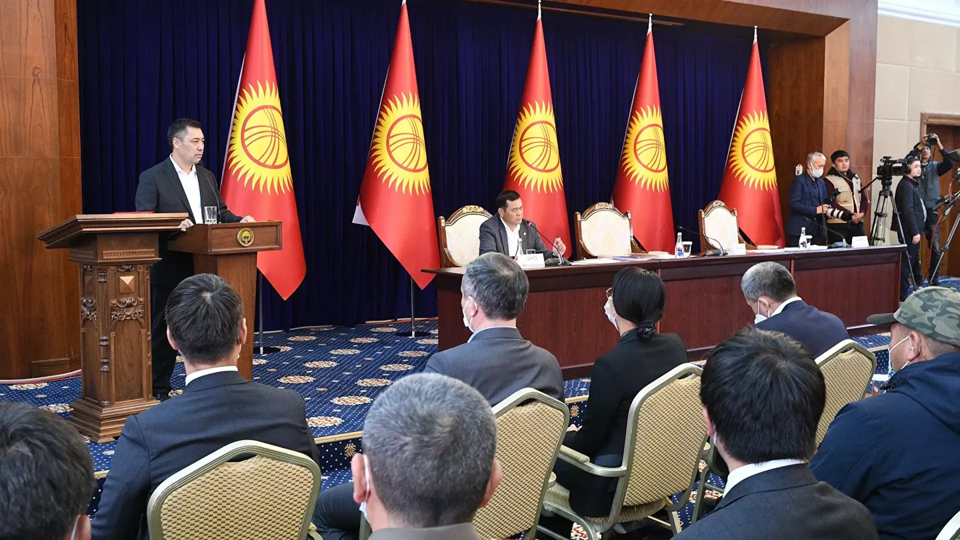 Президент Киргизии снова предложил рассмотреть назначение Жапарова премьером