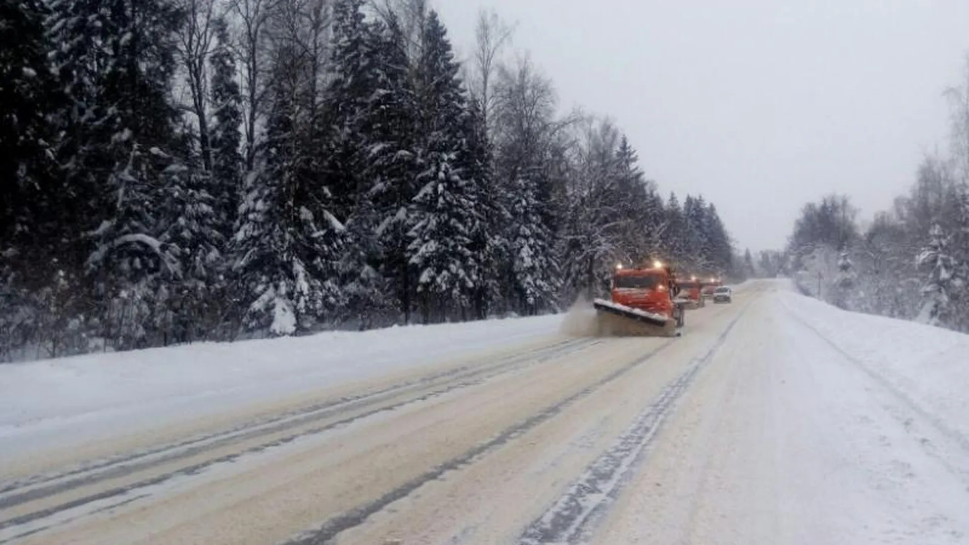 Более 6,7 тыс кубометров снега вывезли с дорог МО за сутки