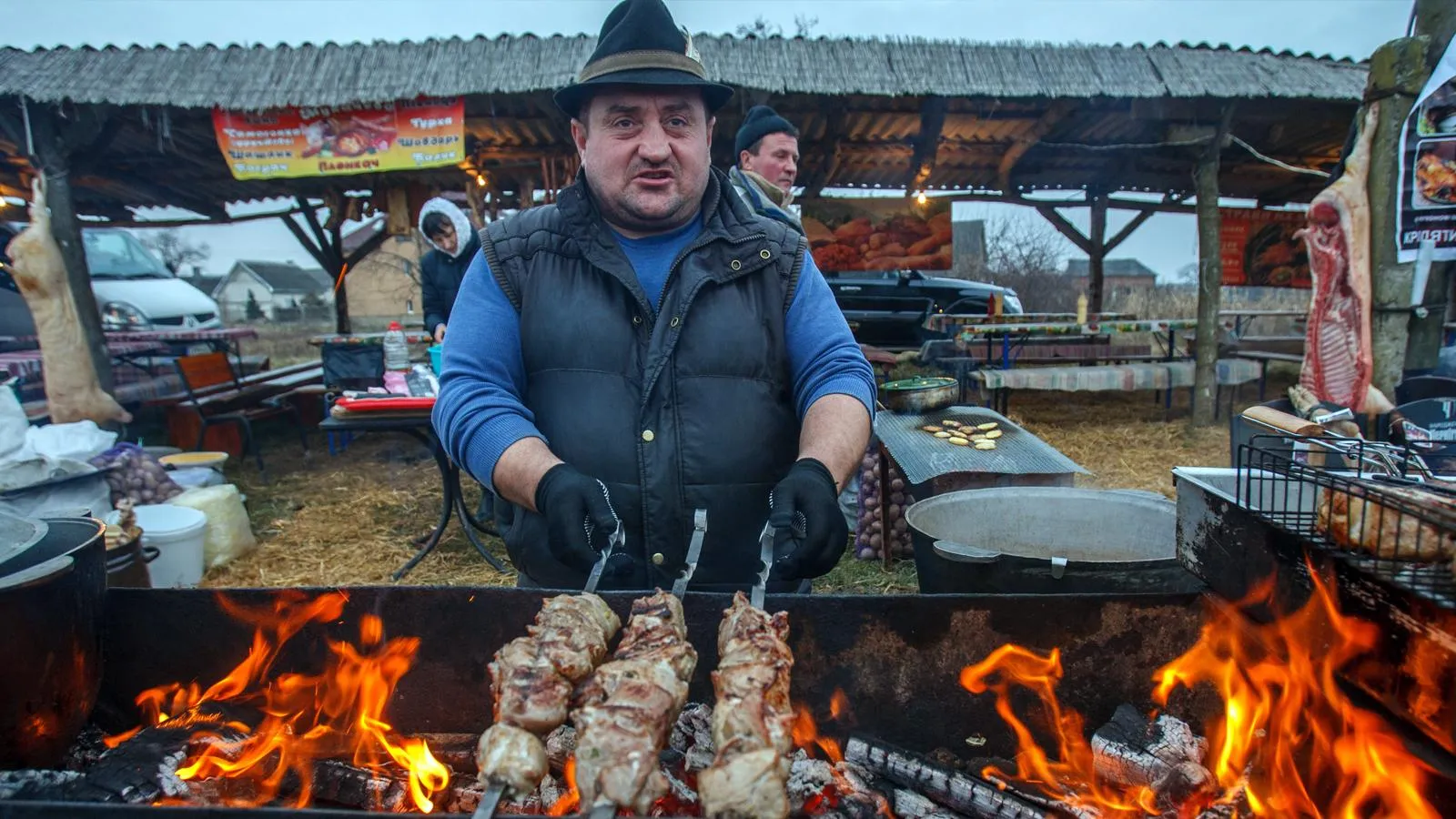 Венгр из села Хеча Закарпатской области участвует в фестивале мясников, 27 января 2018 года. Sergey Hudak