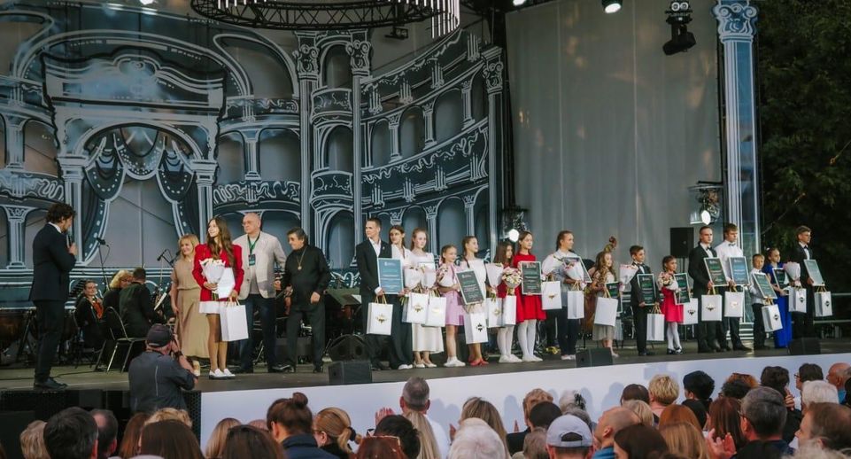 Воспитанники школ искусств из Химок победили на фестивале имени Чайковского