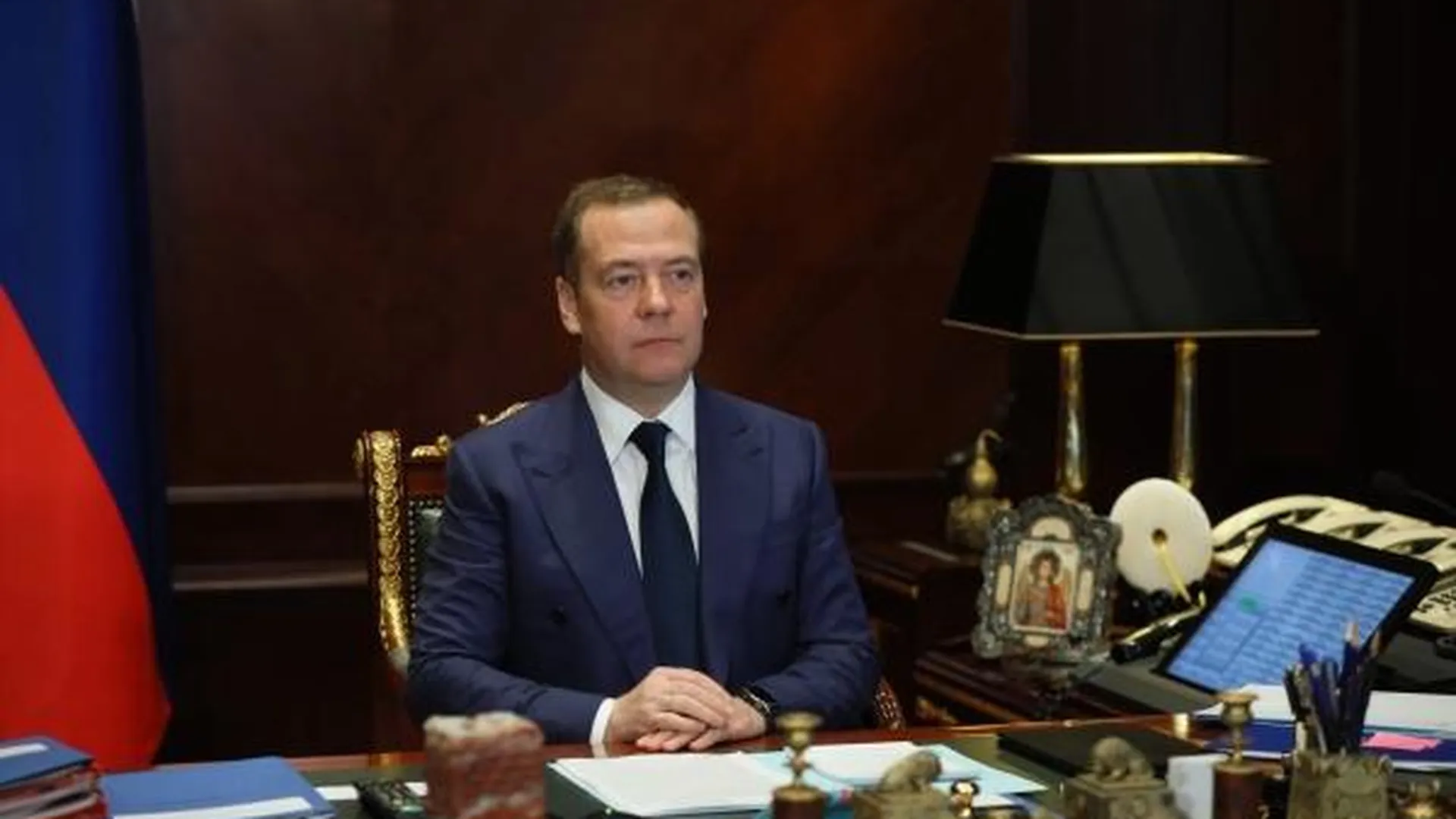 Медведев предупредил предателей Родины, что у моратория на смертную казнь могут быть исключения