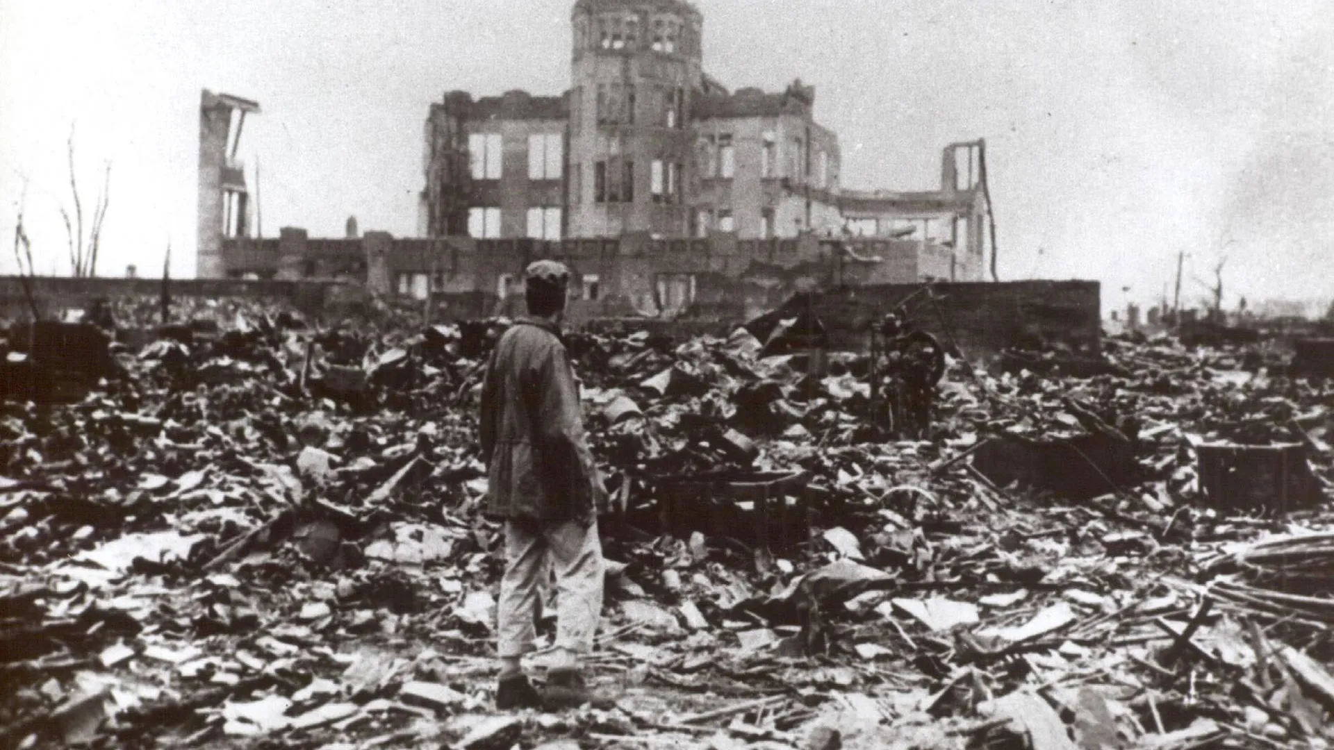 Бар в Москве посвятили трагедии в Хиросиме. Модно или перебор?