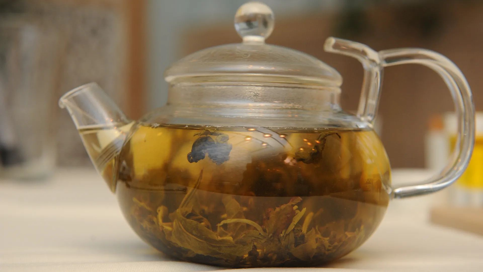 «АиФ»: количество жира на животе сокращается на 37% благодаря зеленому чаю