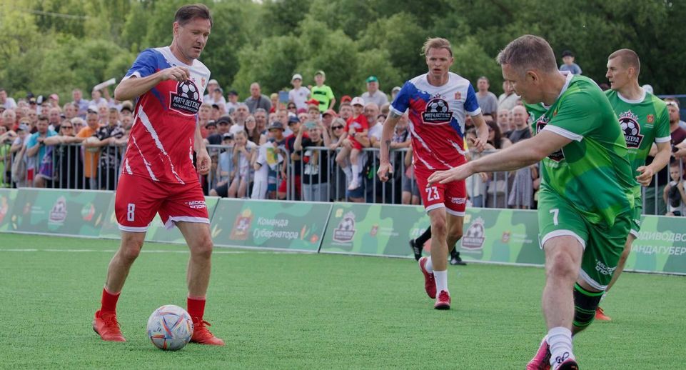 Свыше 3 тысяч человек посетили первый матч «Легенд футбола» в Луховицах