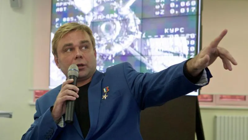 Летчик-космонавт Максим Сураев встретился со школьниками Реутова