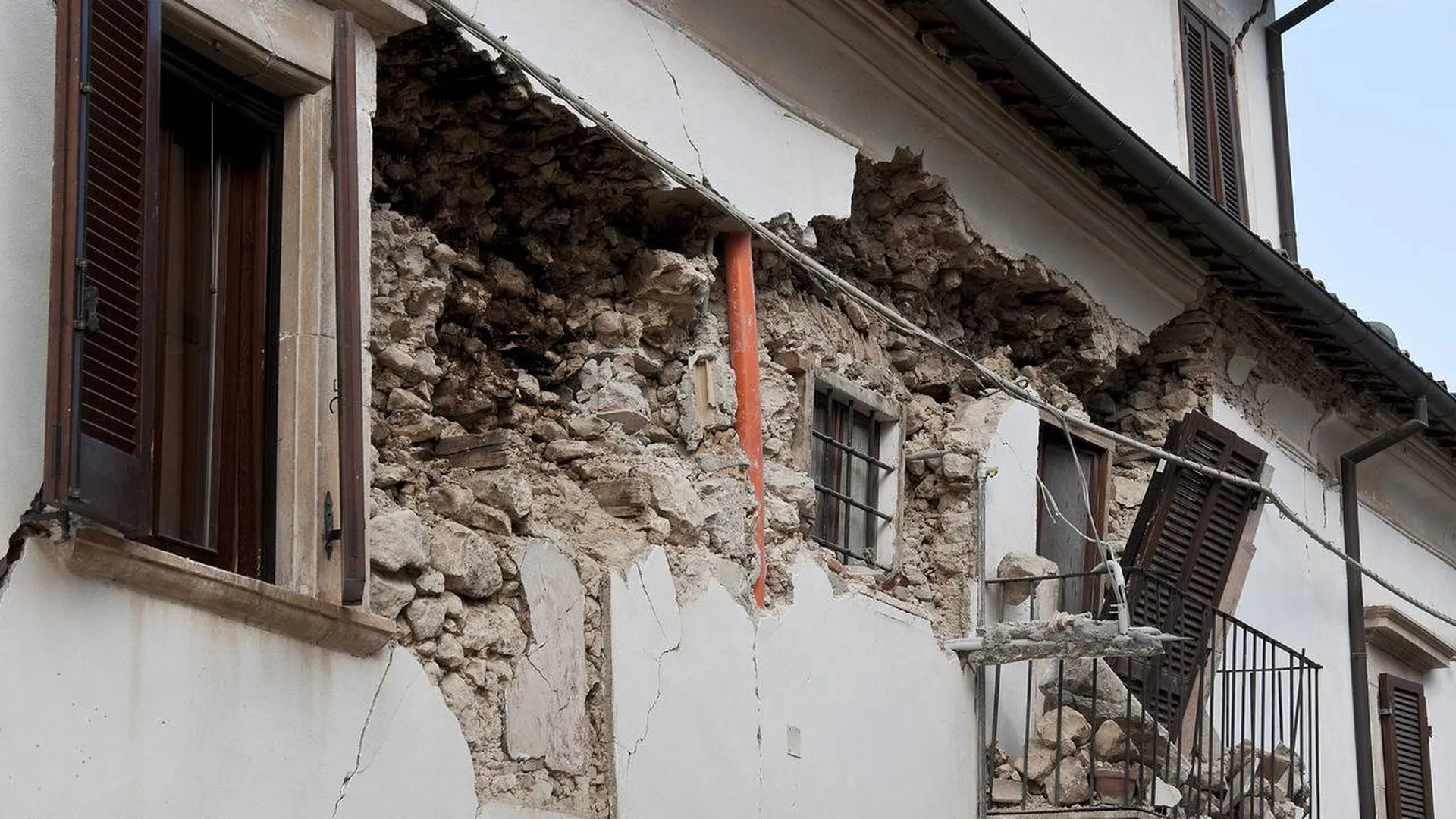 Число погибших при землетрясении в Турции возросло до 24 человек