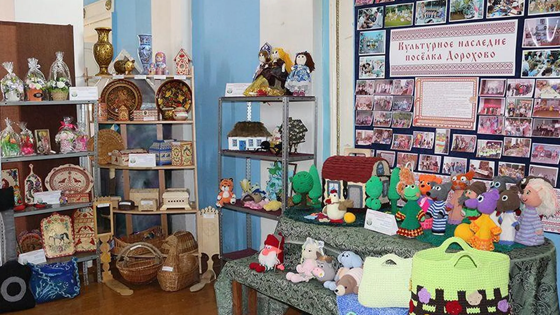 В Рузе открыли выставку работ учеников и руководителей местных школ искусств