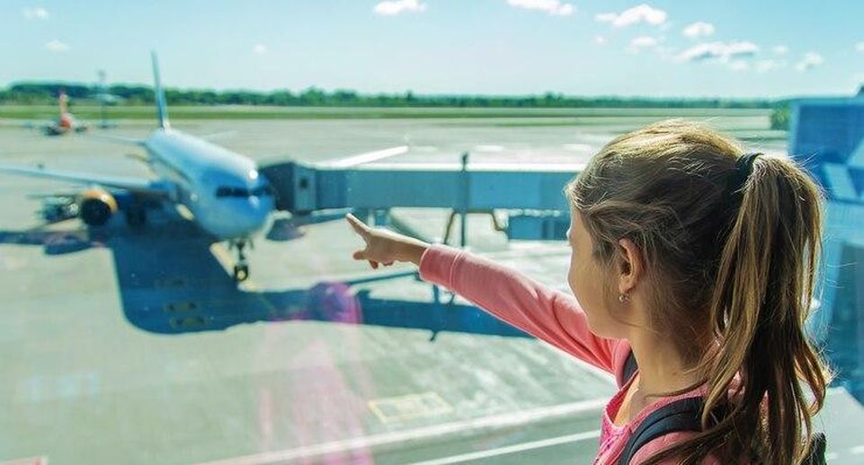 Пассажир задержал рейс в Пулково, назвав маленькую девочку «бомбой»