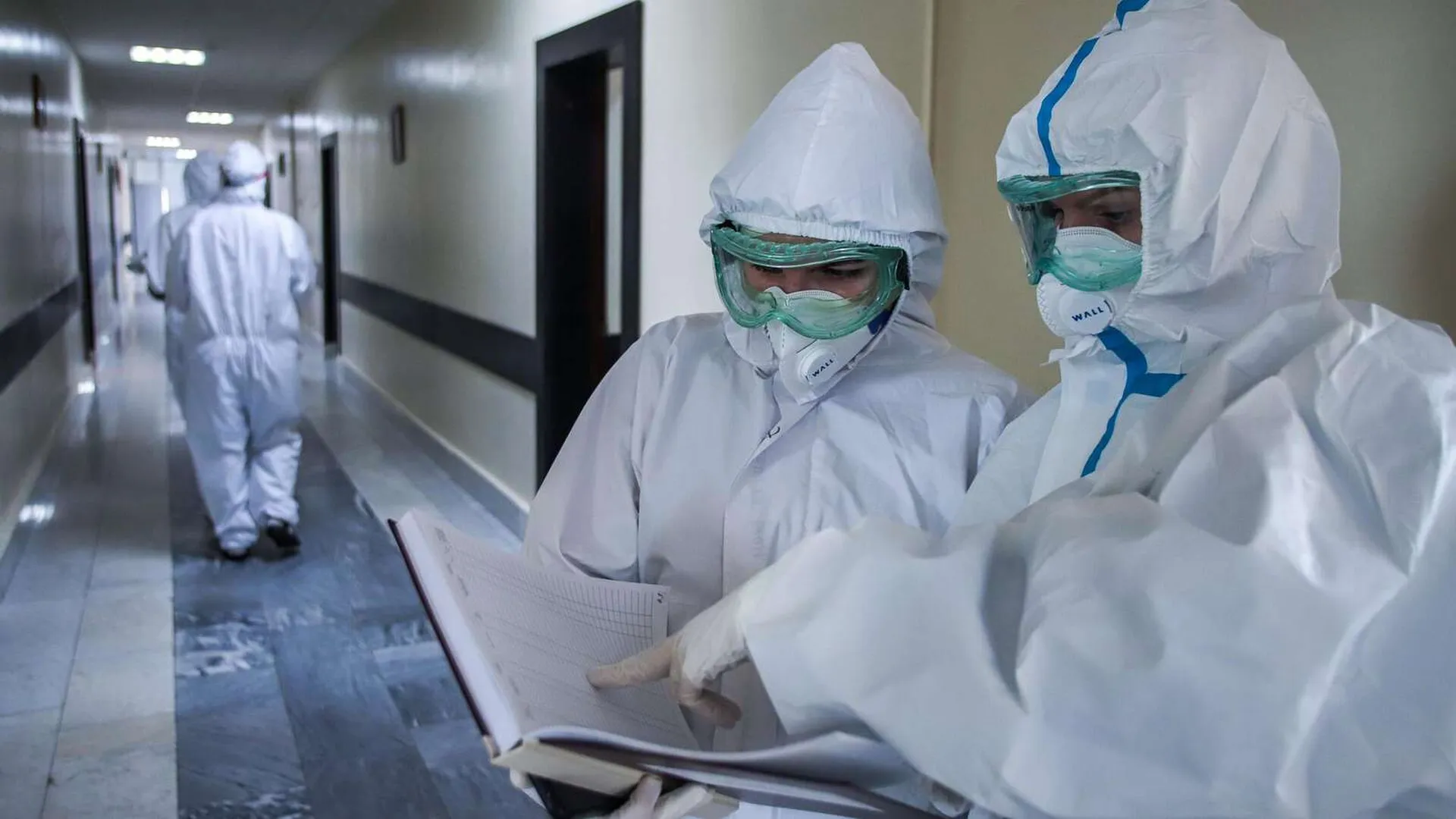 Число зараженных коронавирусом в России за сутки незначительно выросло