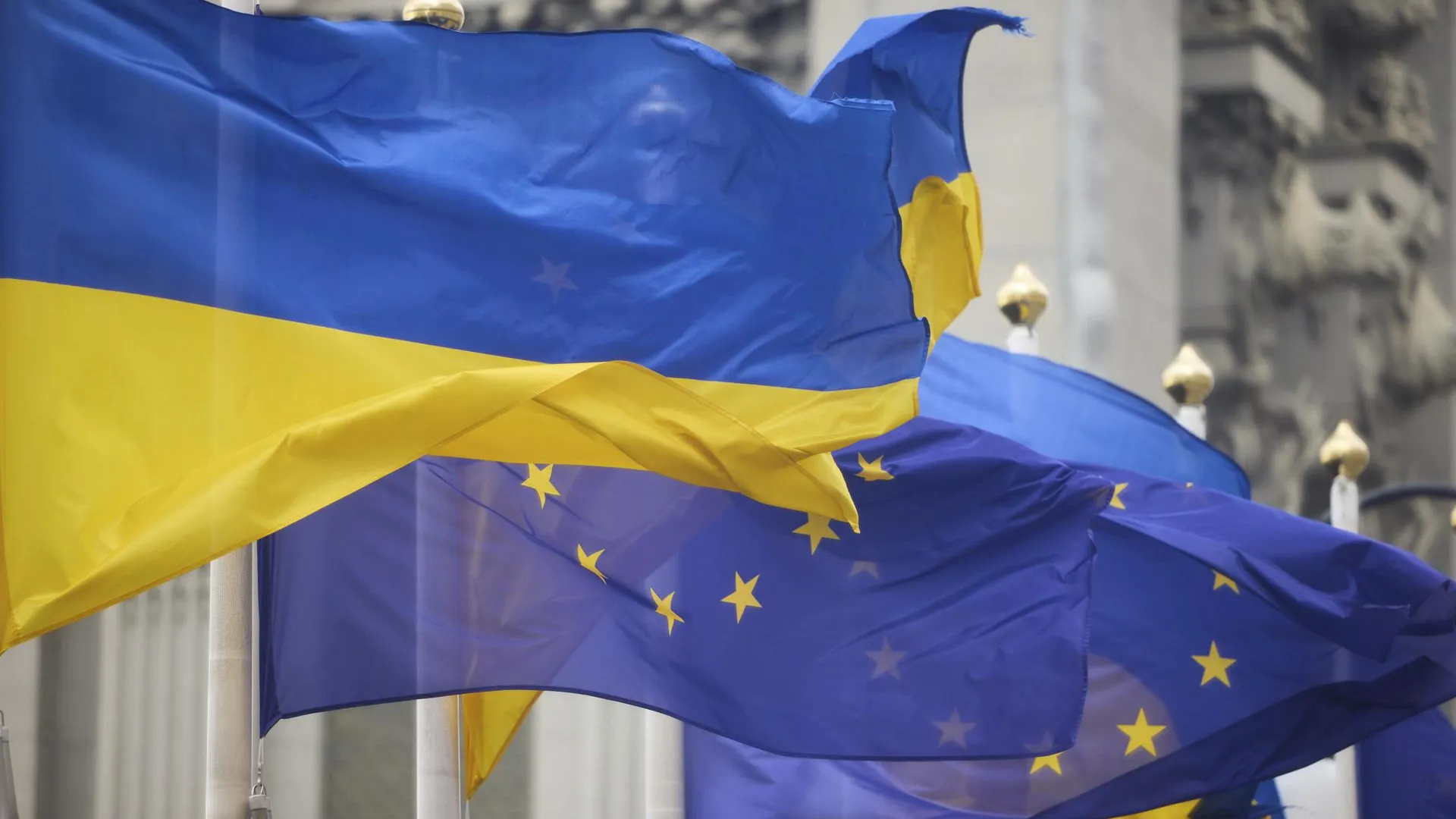 Европарламент принял резолюцию о поддержке Украины