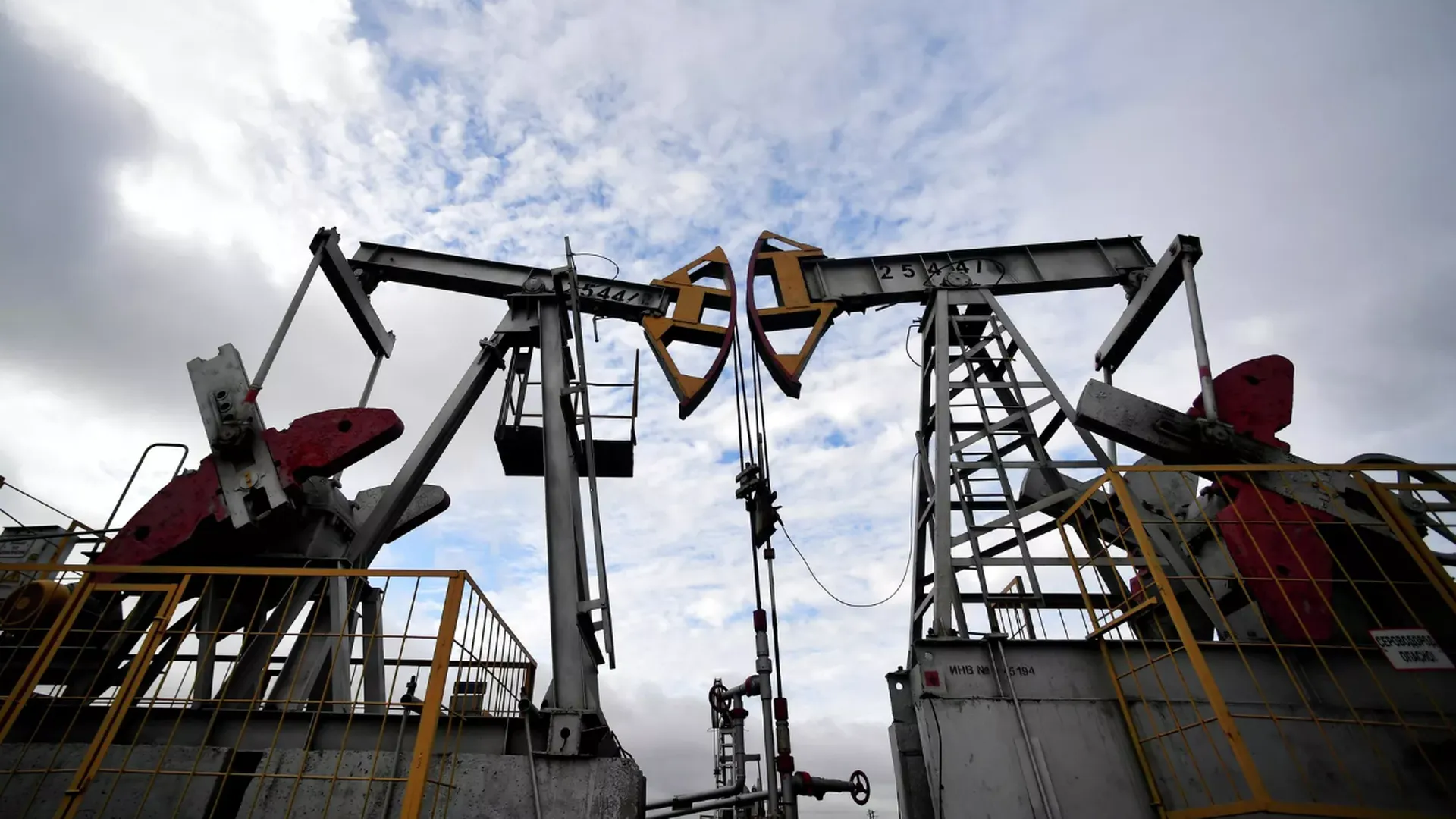 Китай в марте импортирует рекордное количество российской нефти