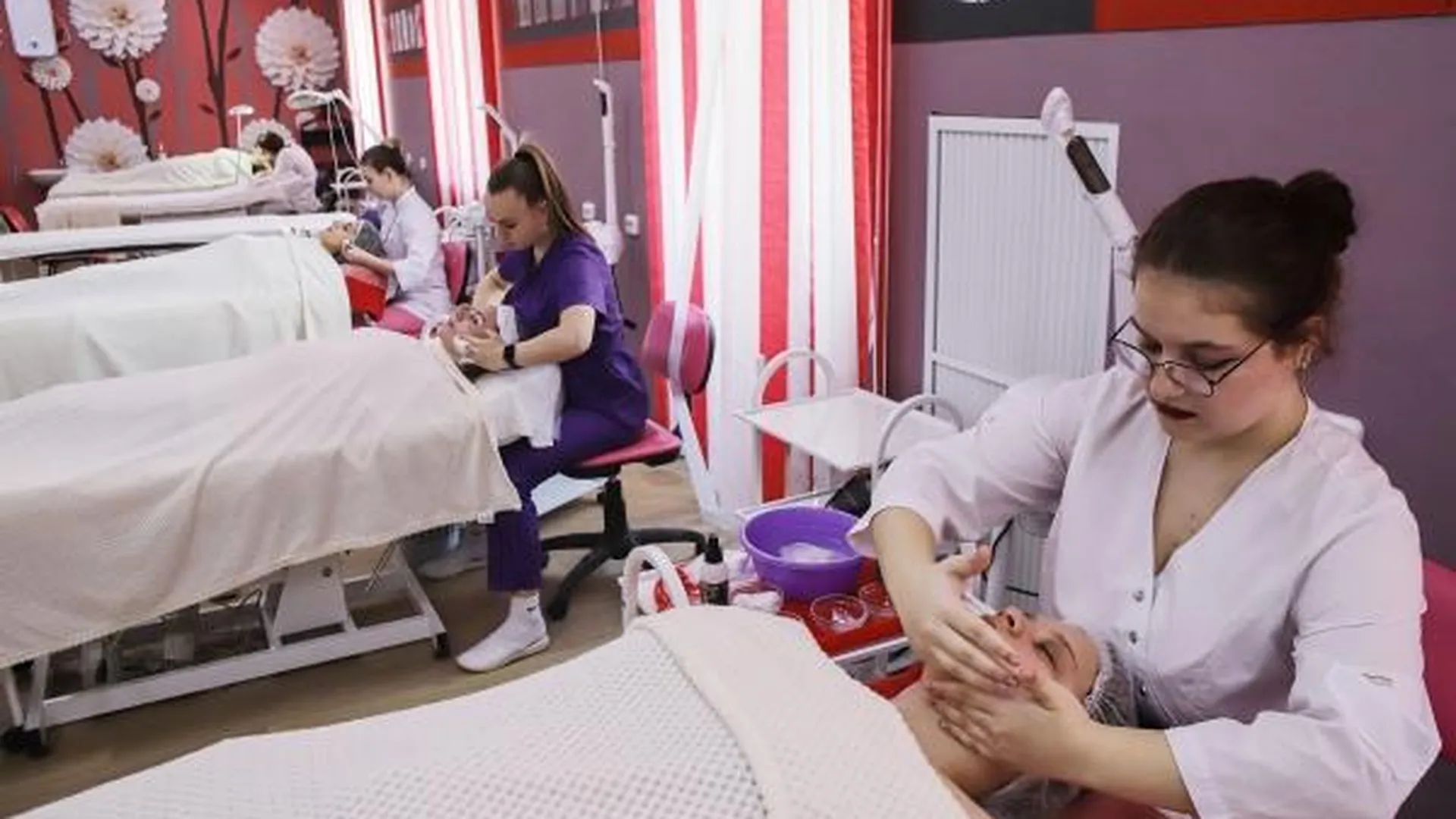Врач Галлямова назвала причины лечения кожных заболеваний косметическими процедурами