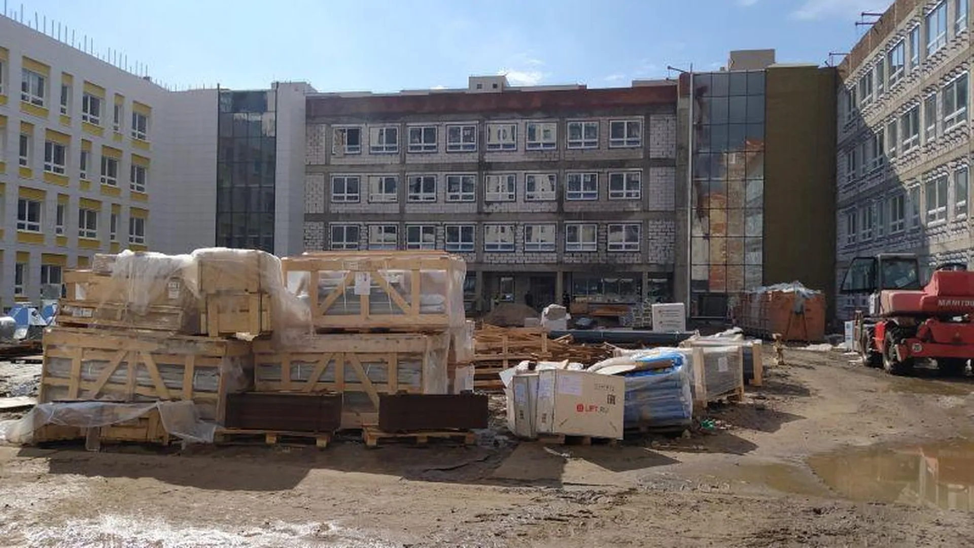 Строительство новой школы продолжается в подмосковном Щелково