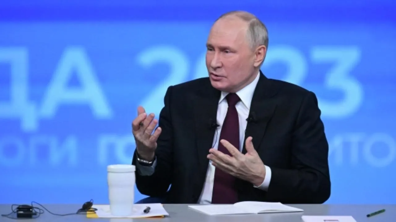 Путин: пенсионерам отменили комиссию банкам при оплате услуг ЖКХ