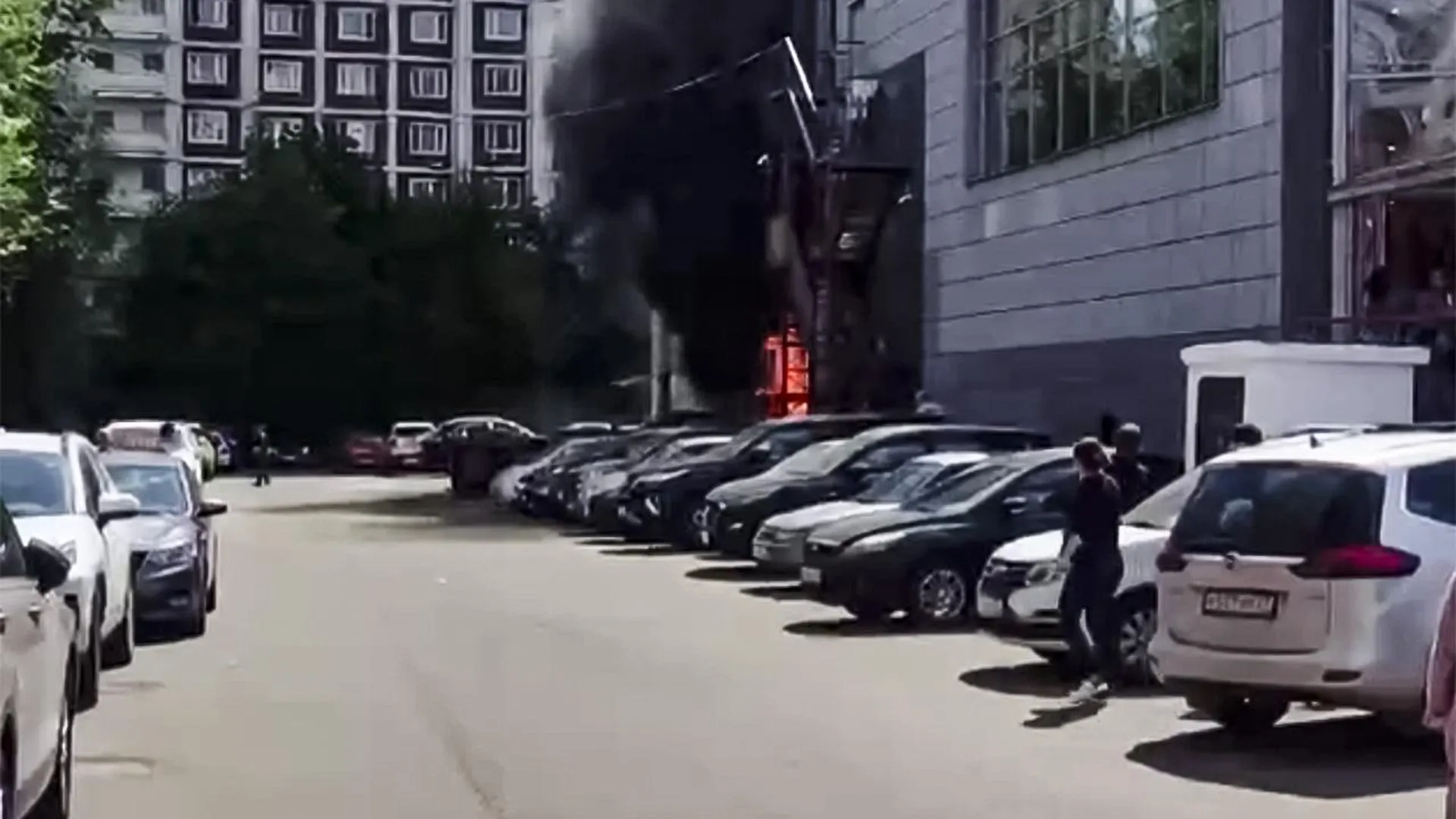 Очевидица рассказала о последствиях и возможных причинах взрыва у супермаркета на юго-западе Москвы