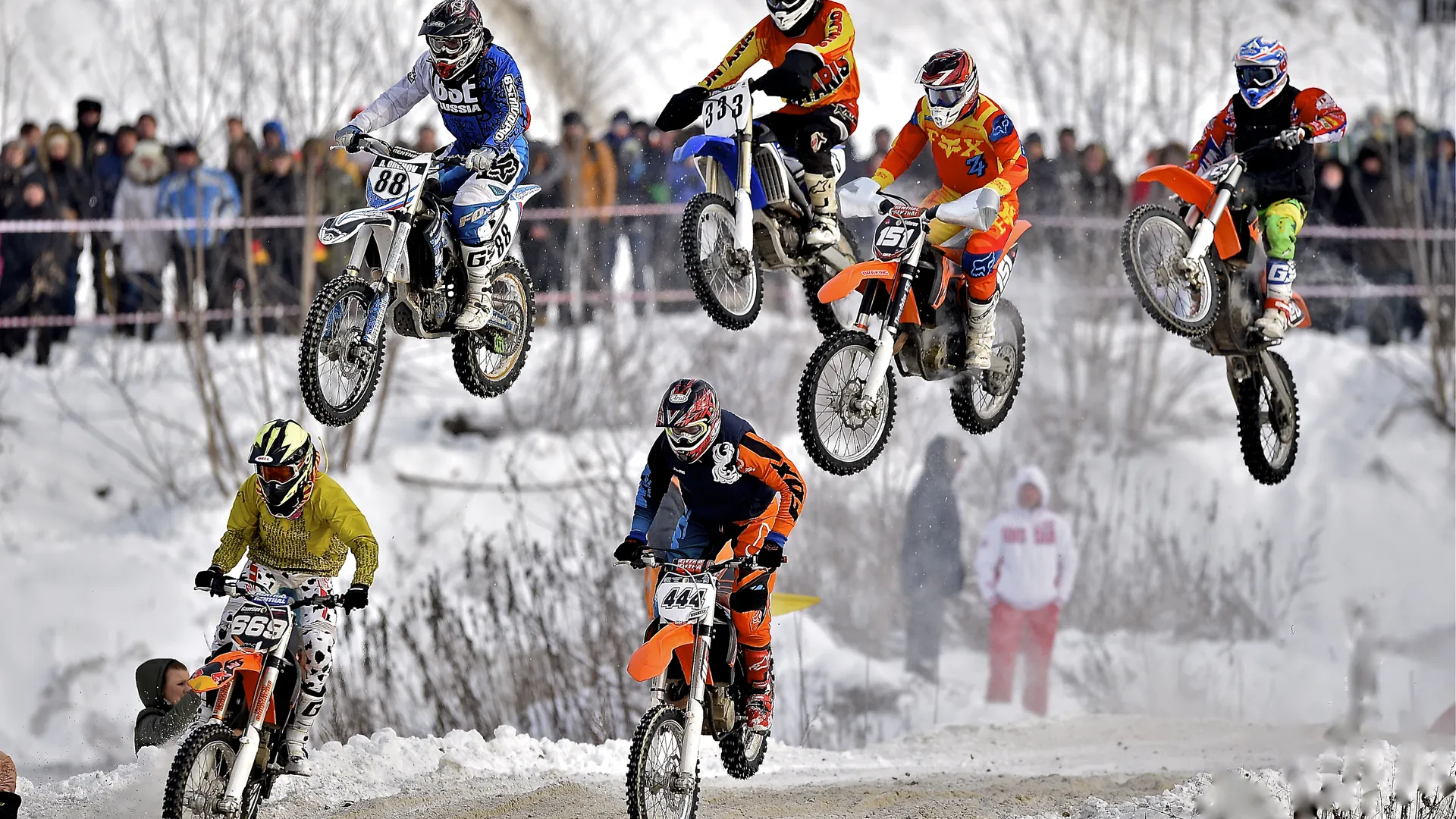 Более 100 спортсменов приняли участие в мотокроссе «Русская зима» в Коломне