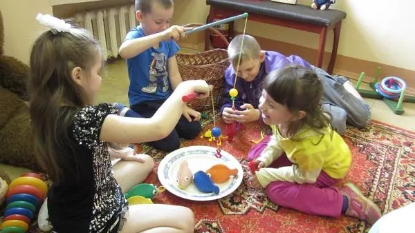 Дети из «Незабудки» побывали на выставке игрушек в «Путевом дворце»