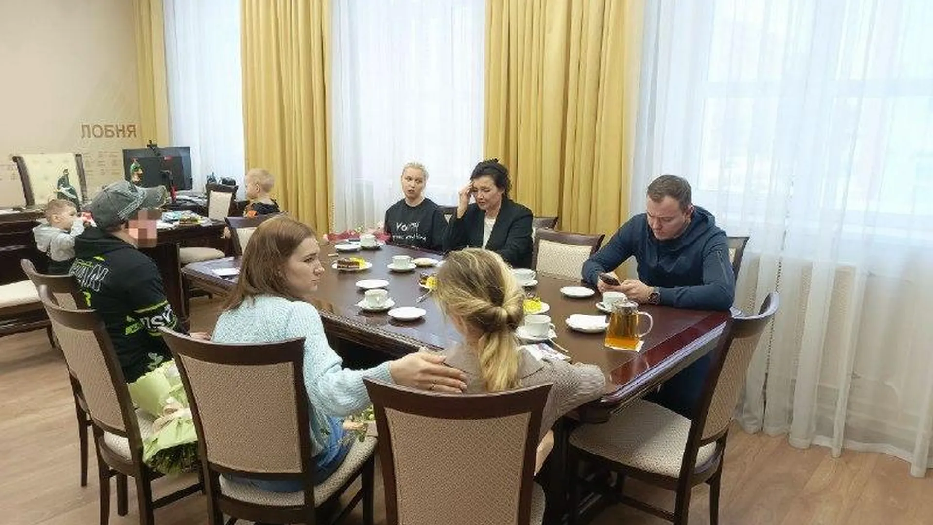 Анна Кротова познакомилась с семьями бойцов СВО в Лобне