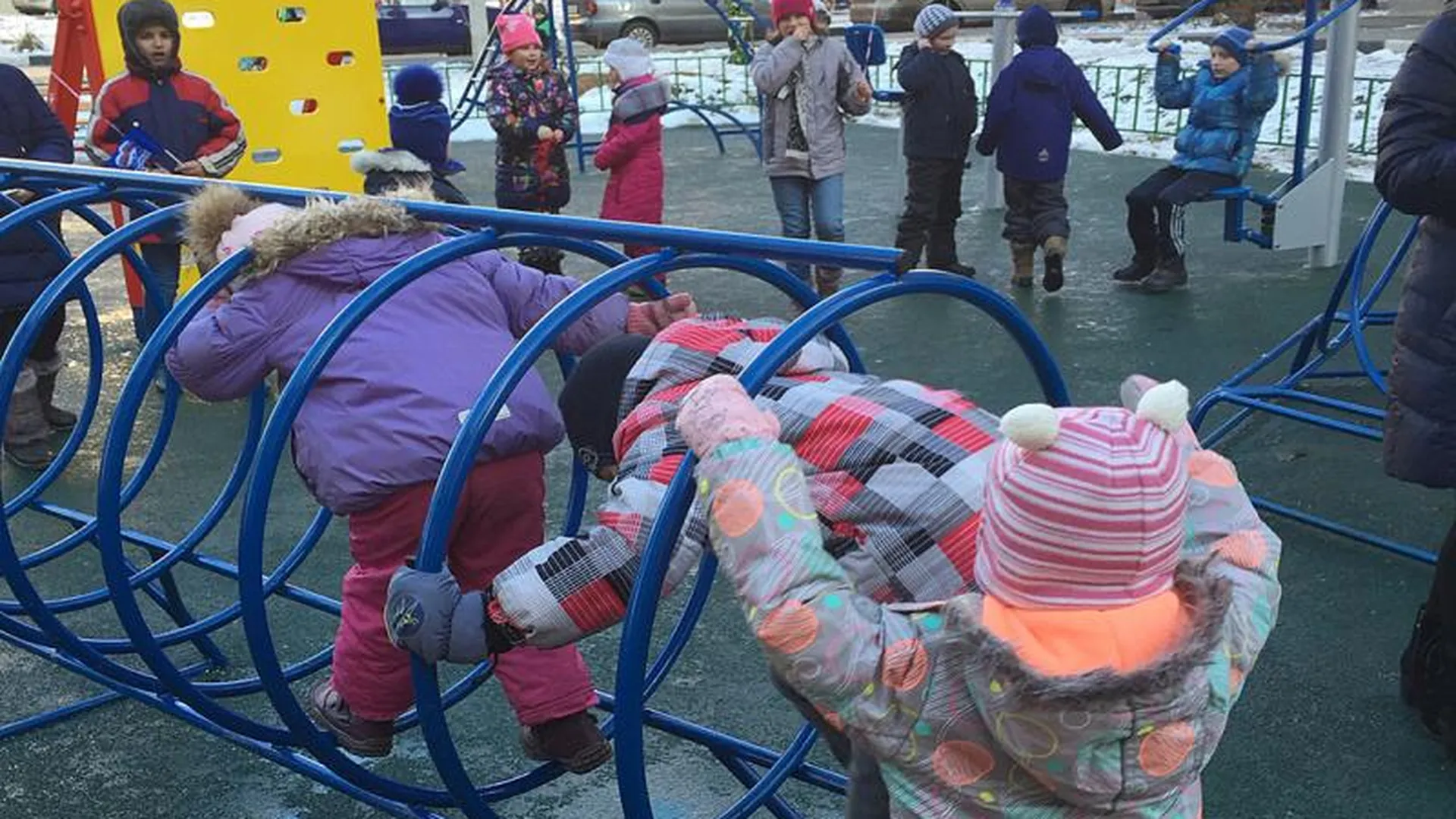 Межквартальная детская площадка открылась в Звенигороде